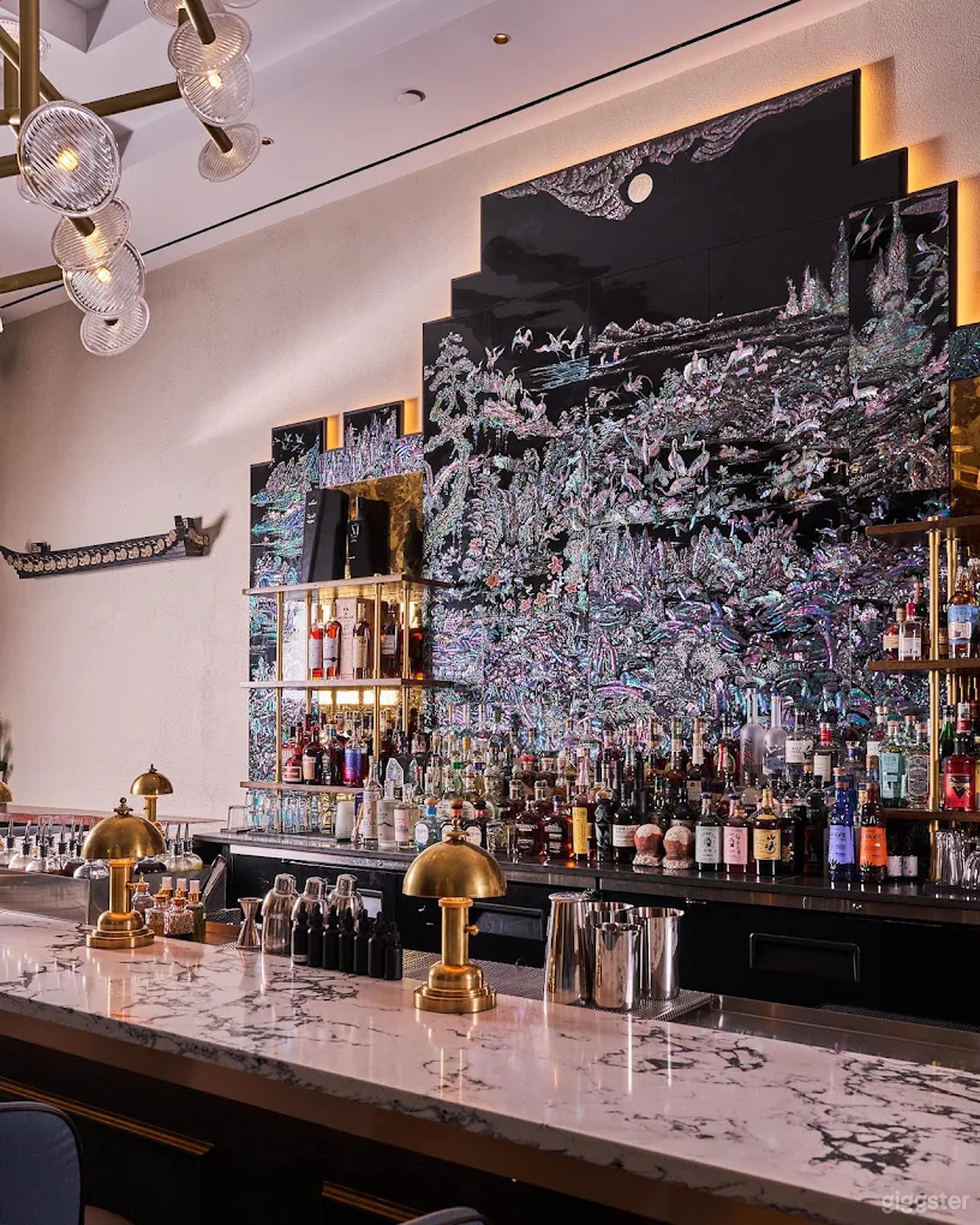 Stylish Bar in Midtown Manhattan Photo 3