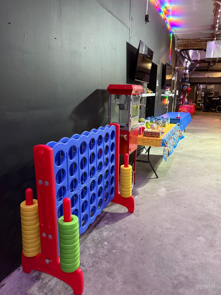  Versatile Warehouse in Sagemont 