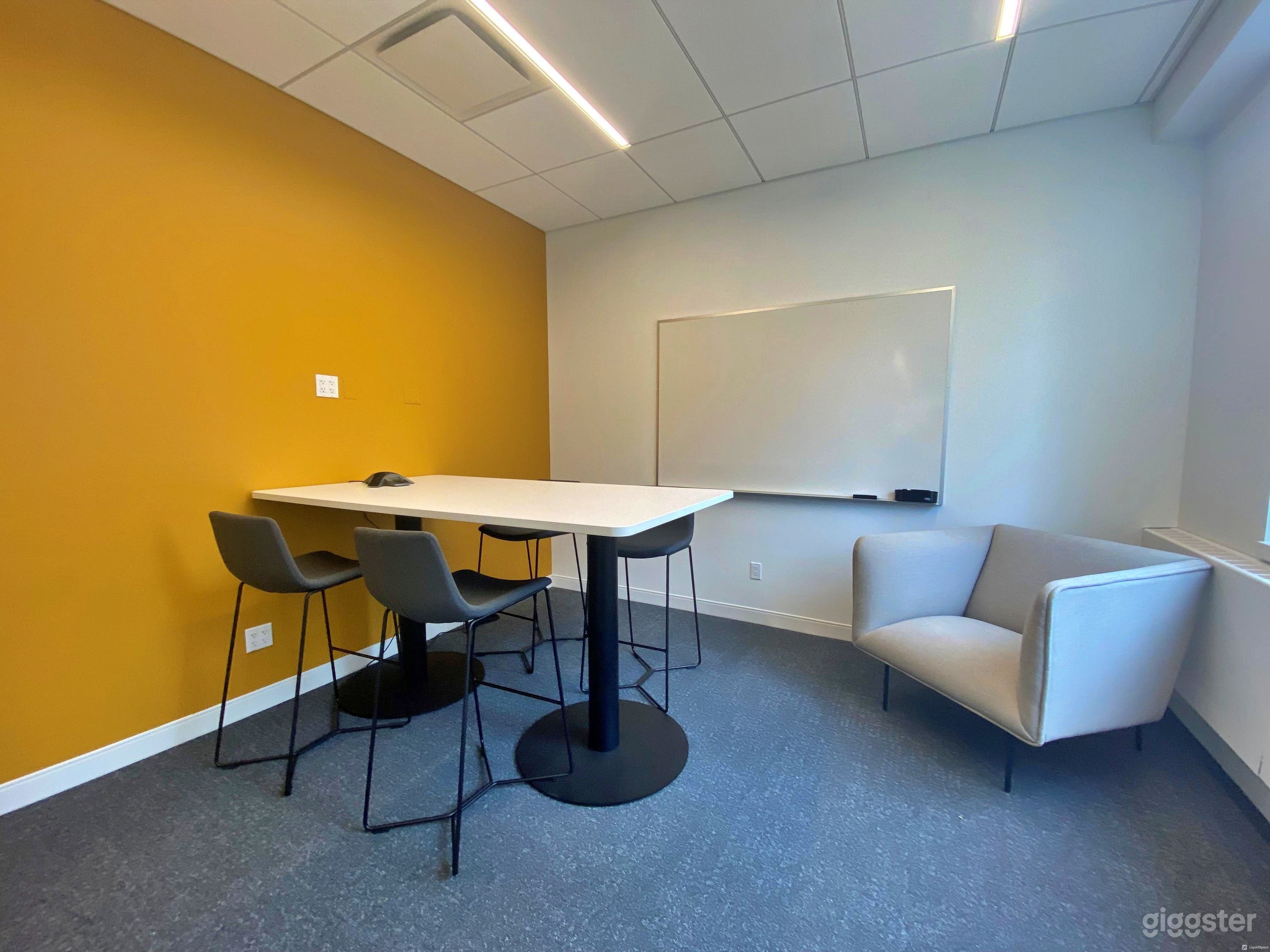 Ashland - 4 Person Meeting Room Photo 2