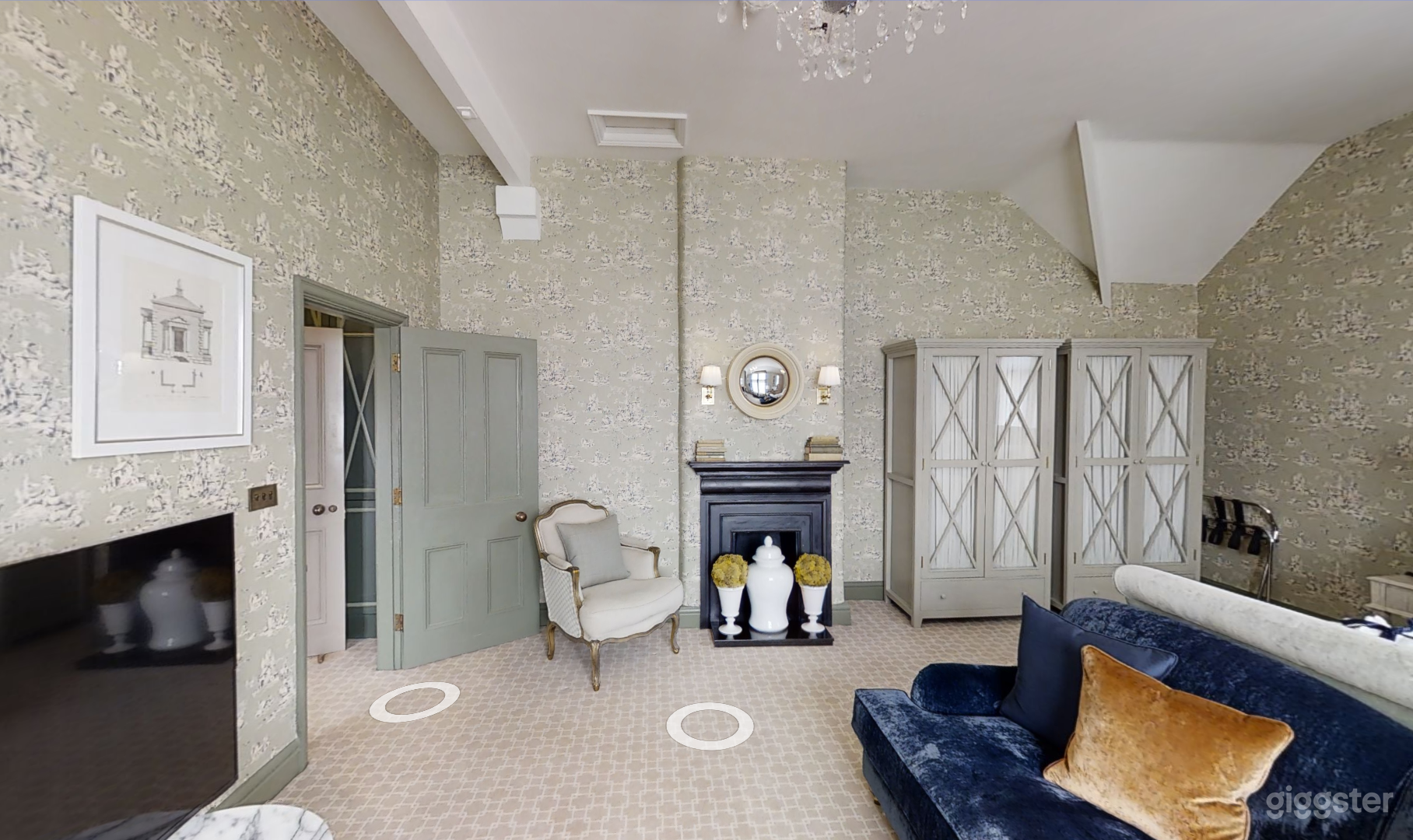 Goshawk Room Photo 1