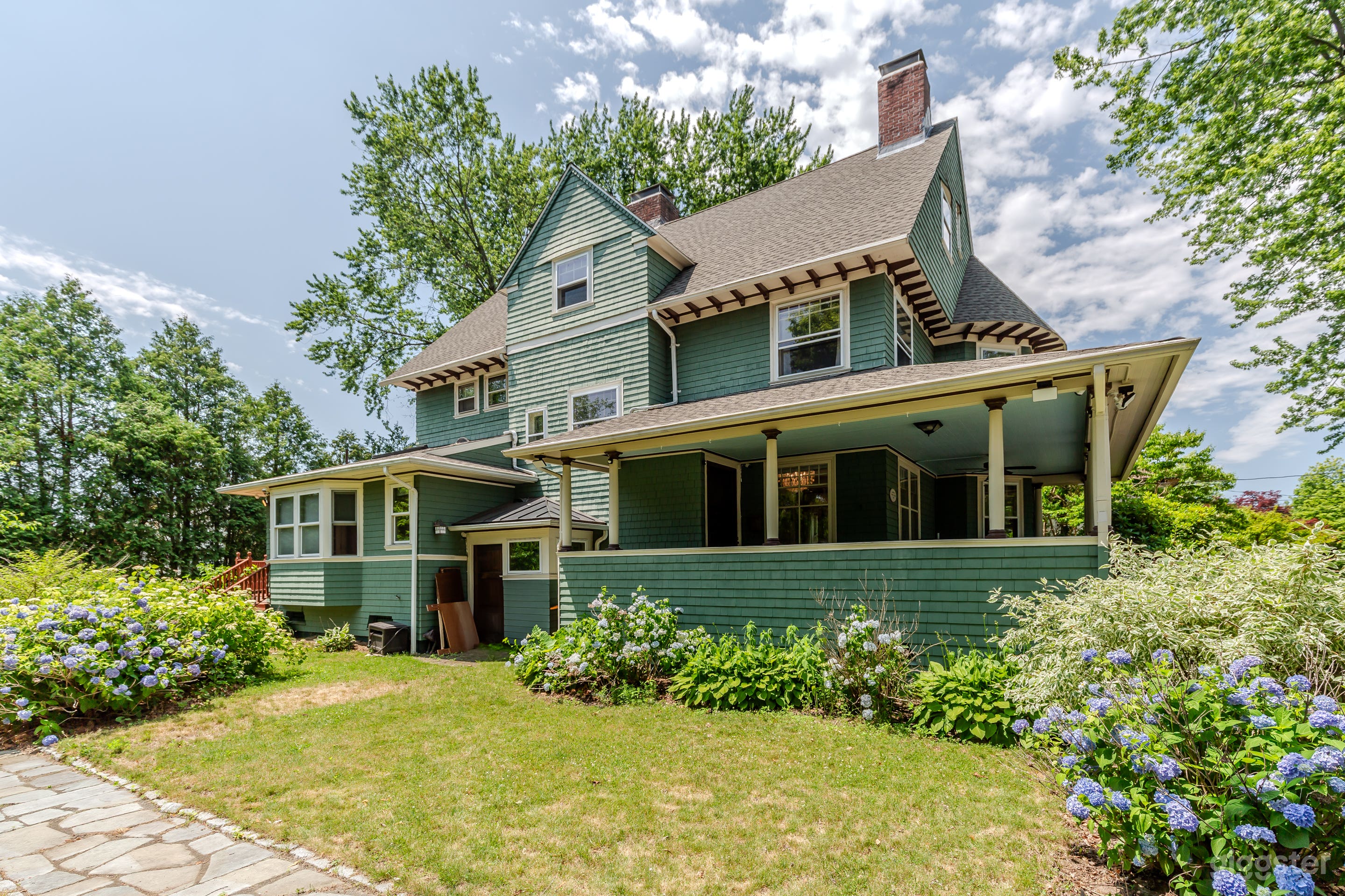 1891 Historic Victorian Babbitt House | Film & Event Venue Photo 4