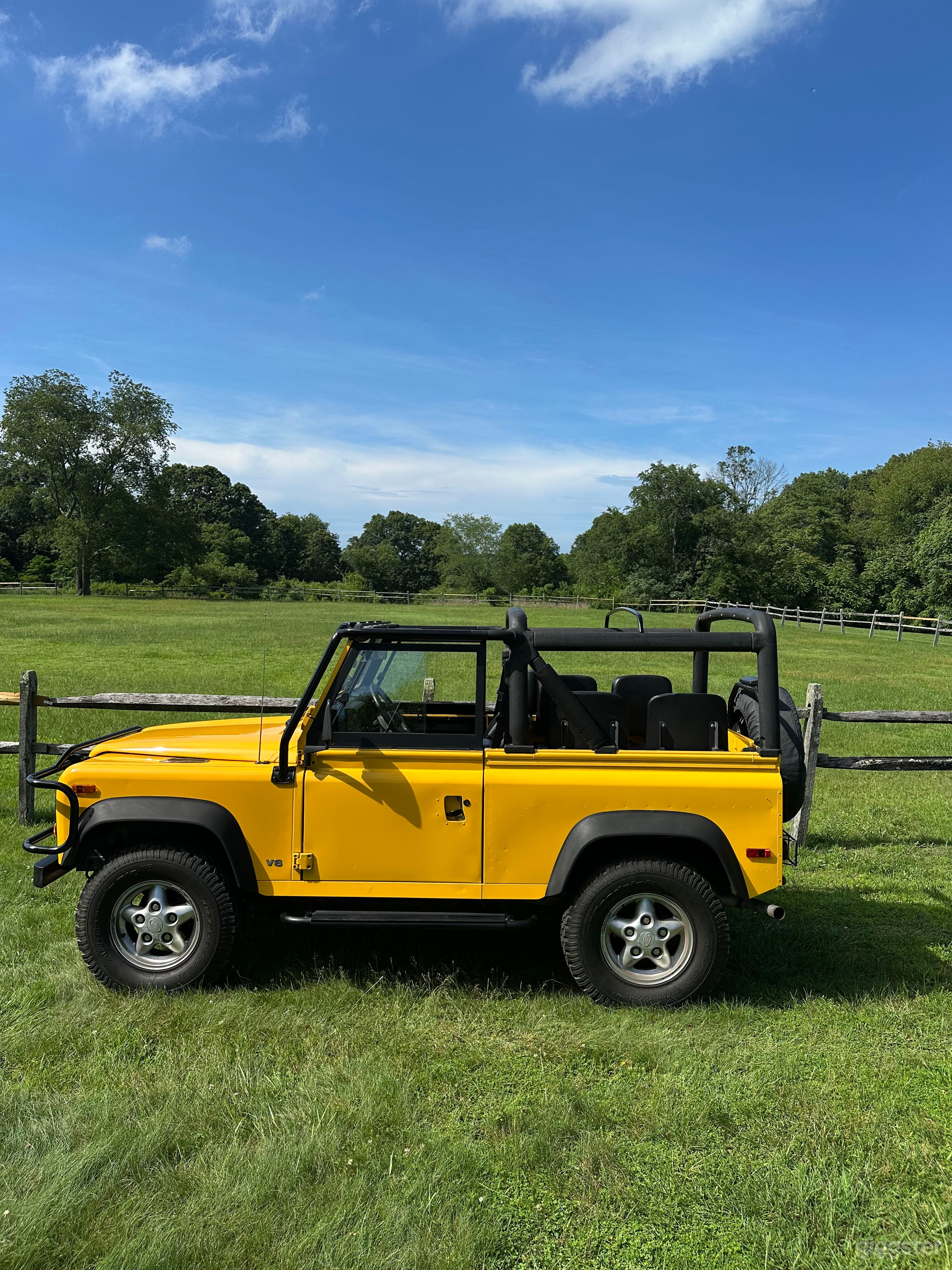 1995 Land Rover Defender 90 Photoshoot Picture Car Photo 4