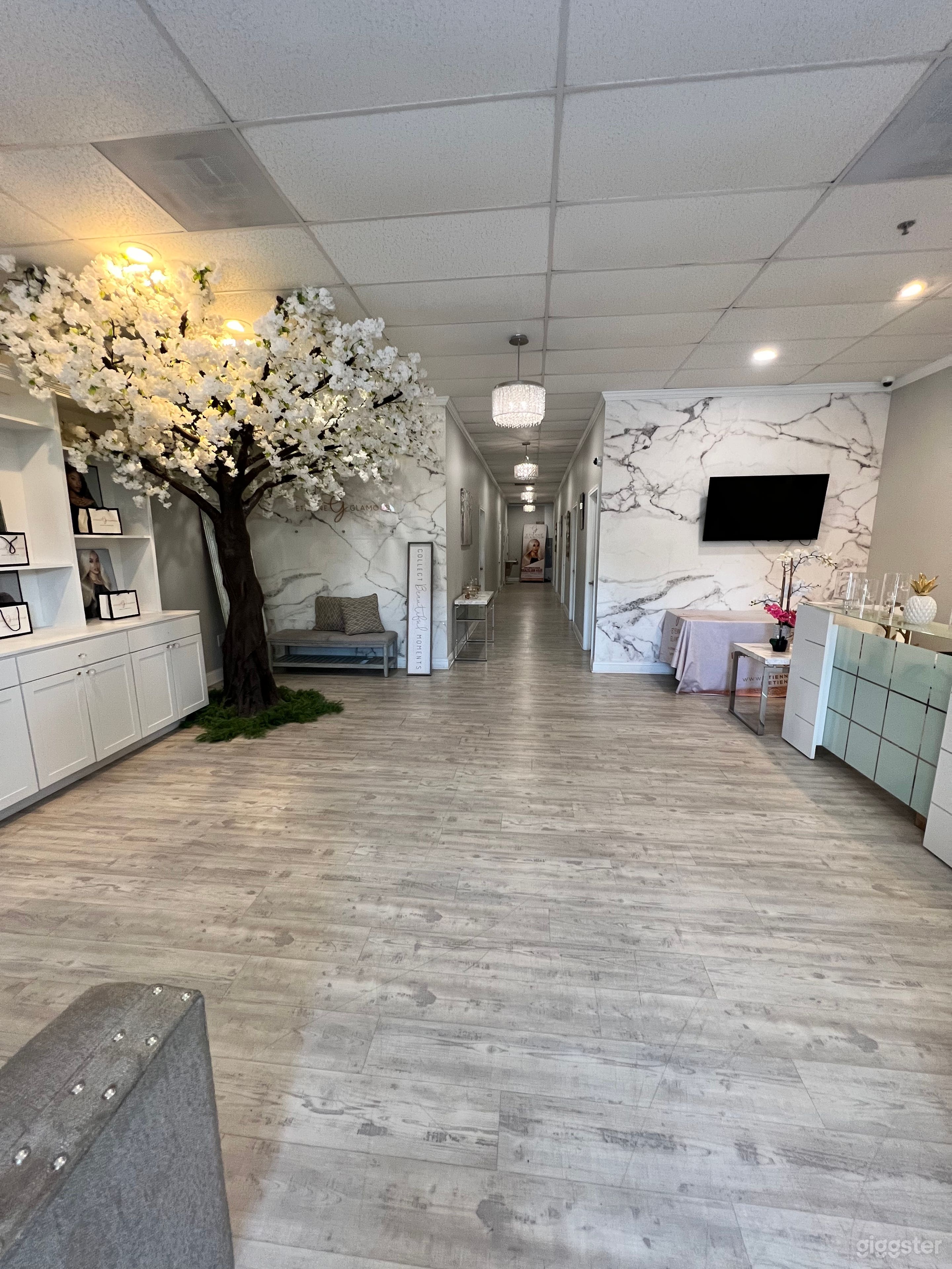 Spacious event area that seat up to 40 people 
