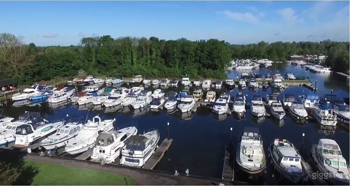 Delightful Backwater Marina Photo 2