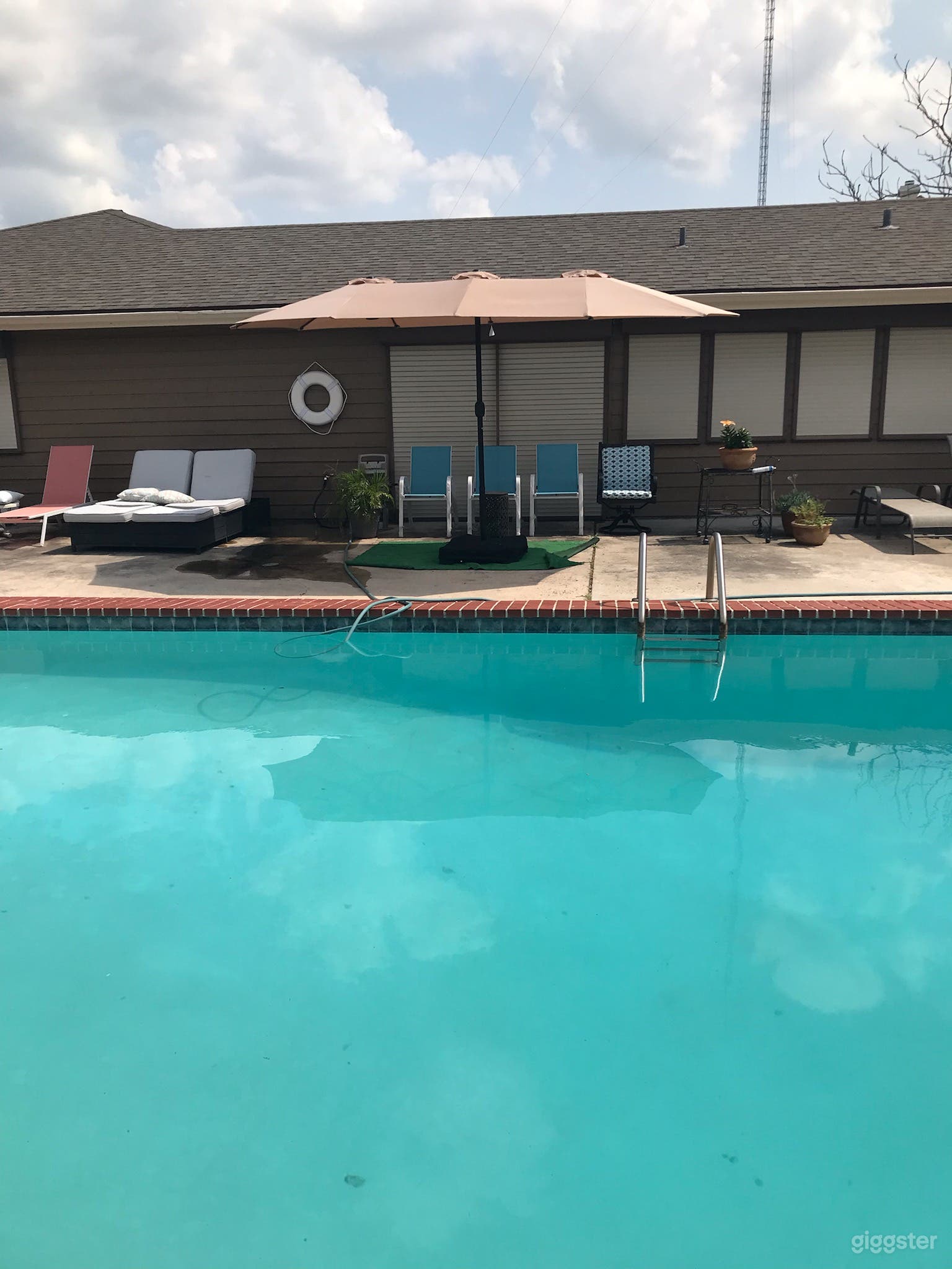 Wonderful, Large Rectangular Pool Photo 4