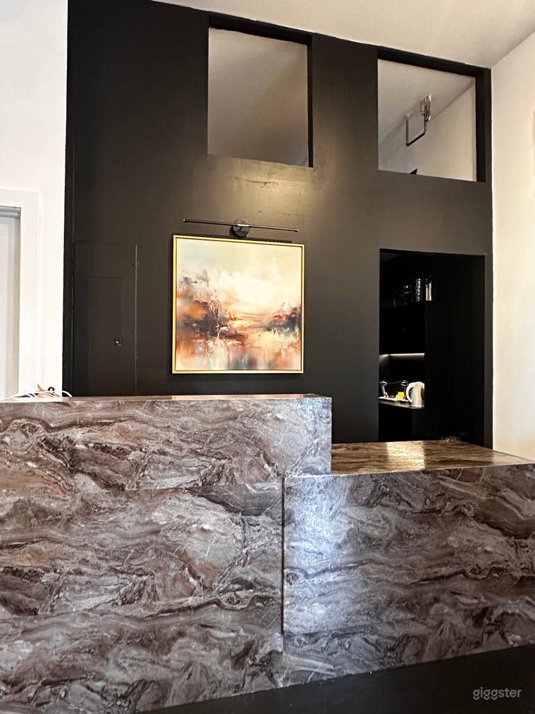  West Town Modern Lounge 