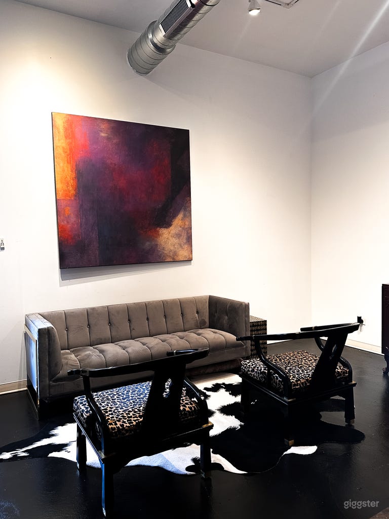  West Town Modern Lounge 