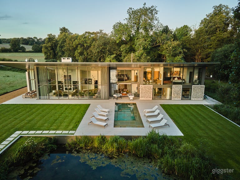  Waterside Retreat 