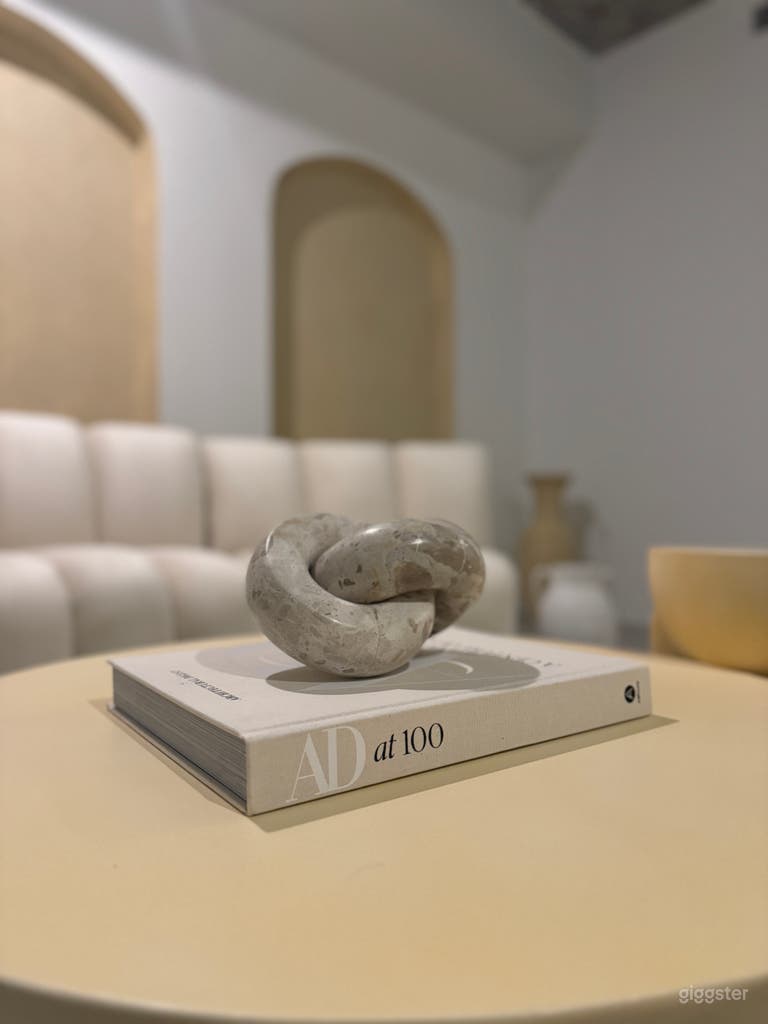  Wynwood Minimalistic Natural Light Studio 