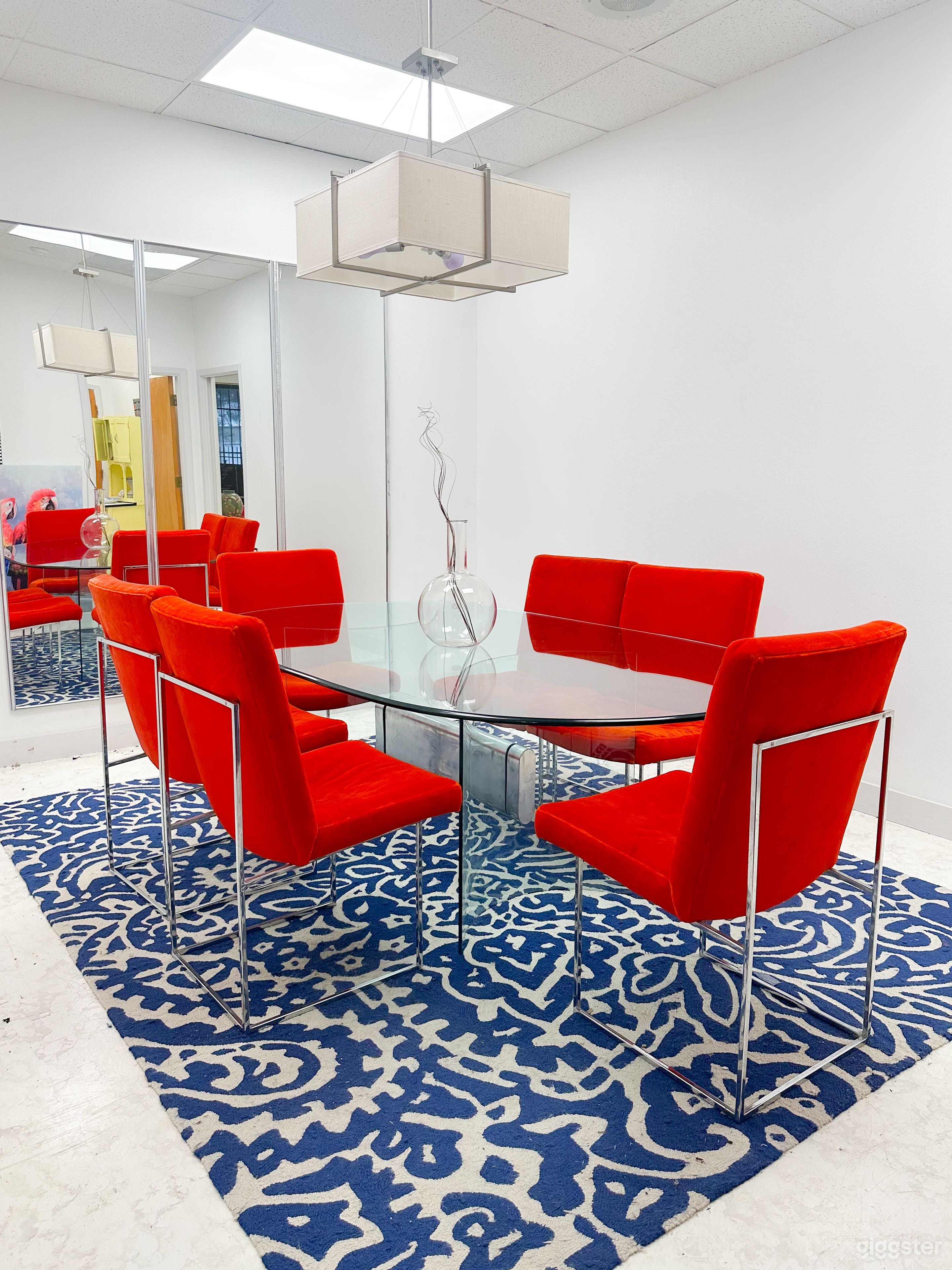 Large-Scale Photo and Video Studio Photo 3