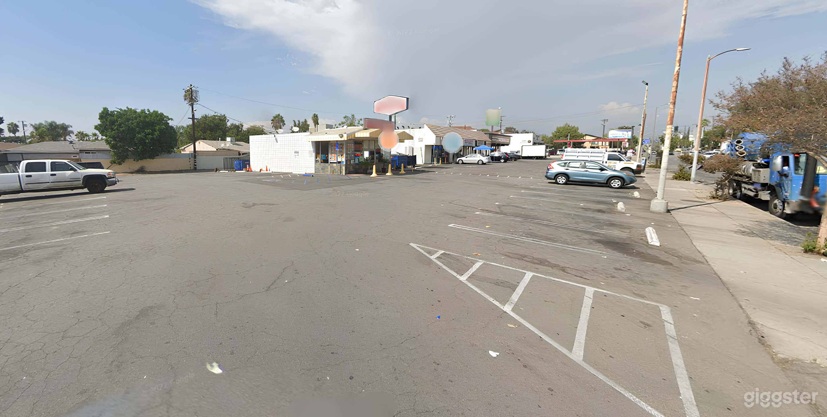 Commercial Parking Lot Photo 4