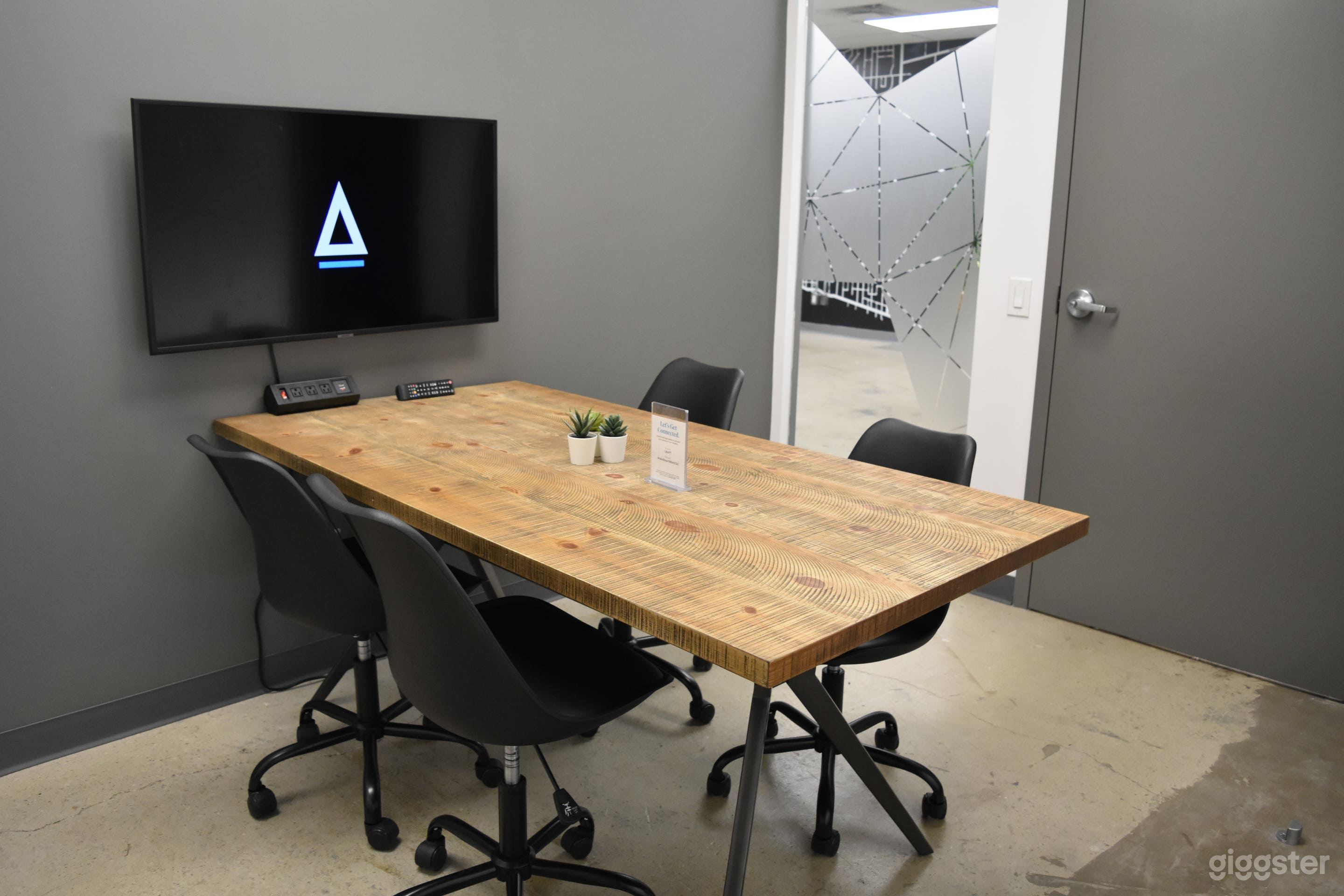 Interactive Workroom in Burlington Photo 1