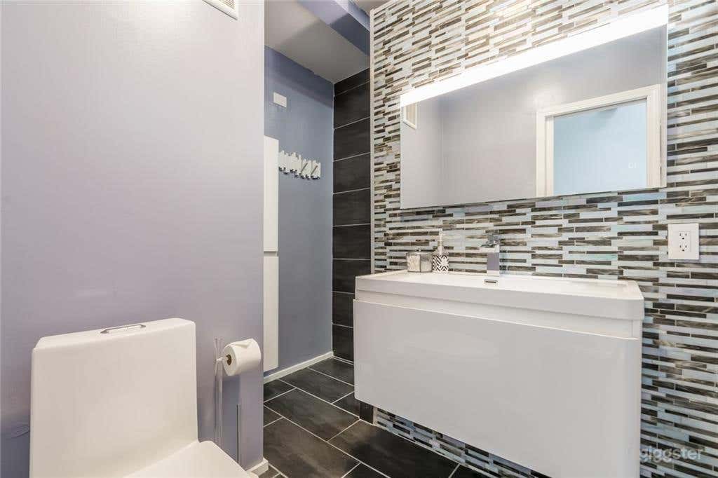 Spiral Stairs and Amazing Natural Light Photo 4