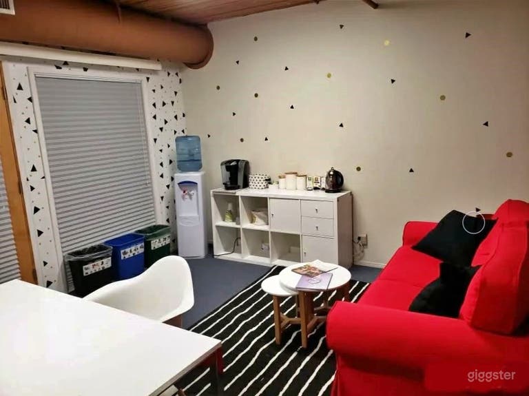  Reds and whites Sweet Space for 3 people! 