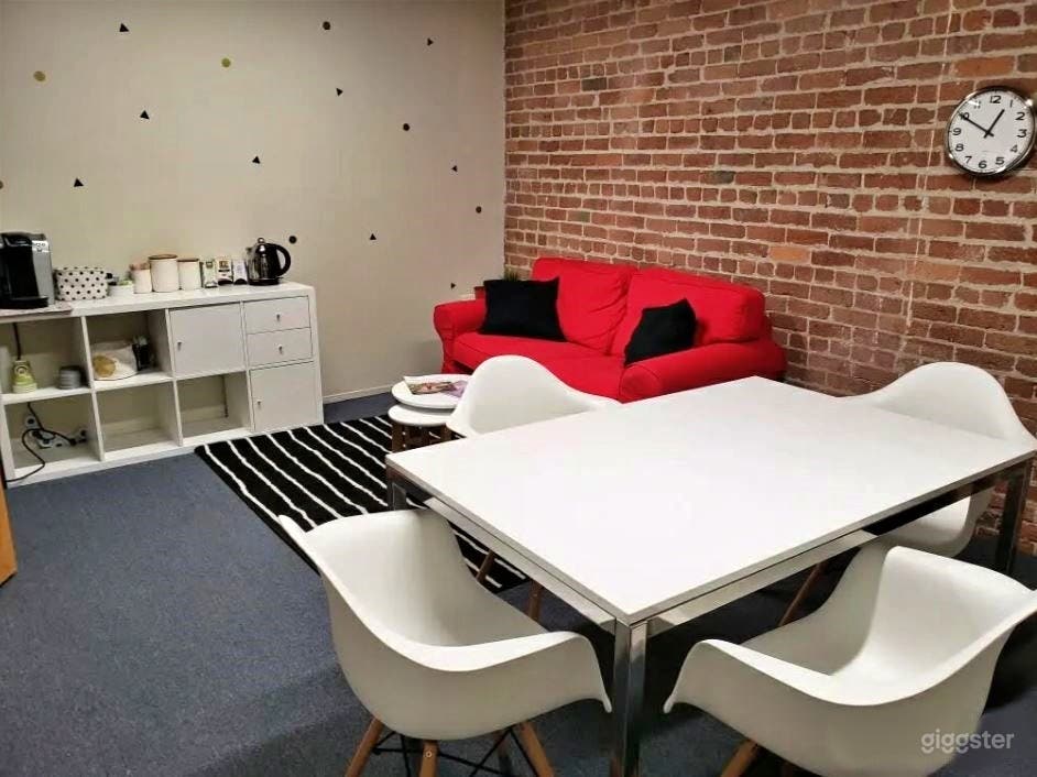 Reds and whites Sweet Space for 3 people! Photo 2