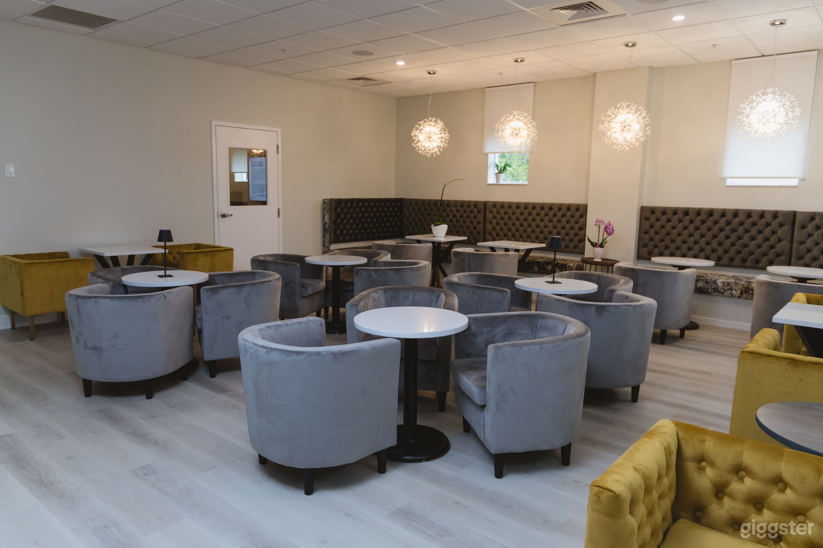 Creative Forum Room Photo 1