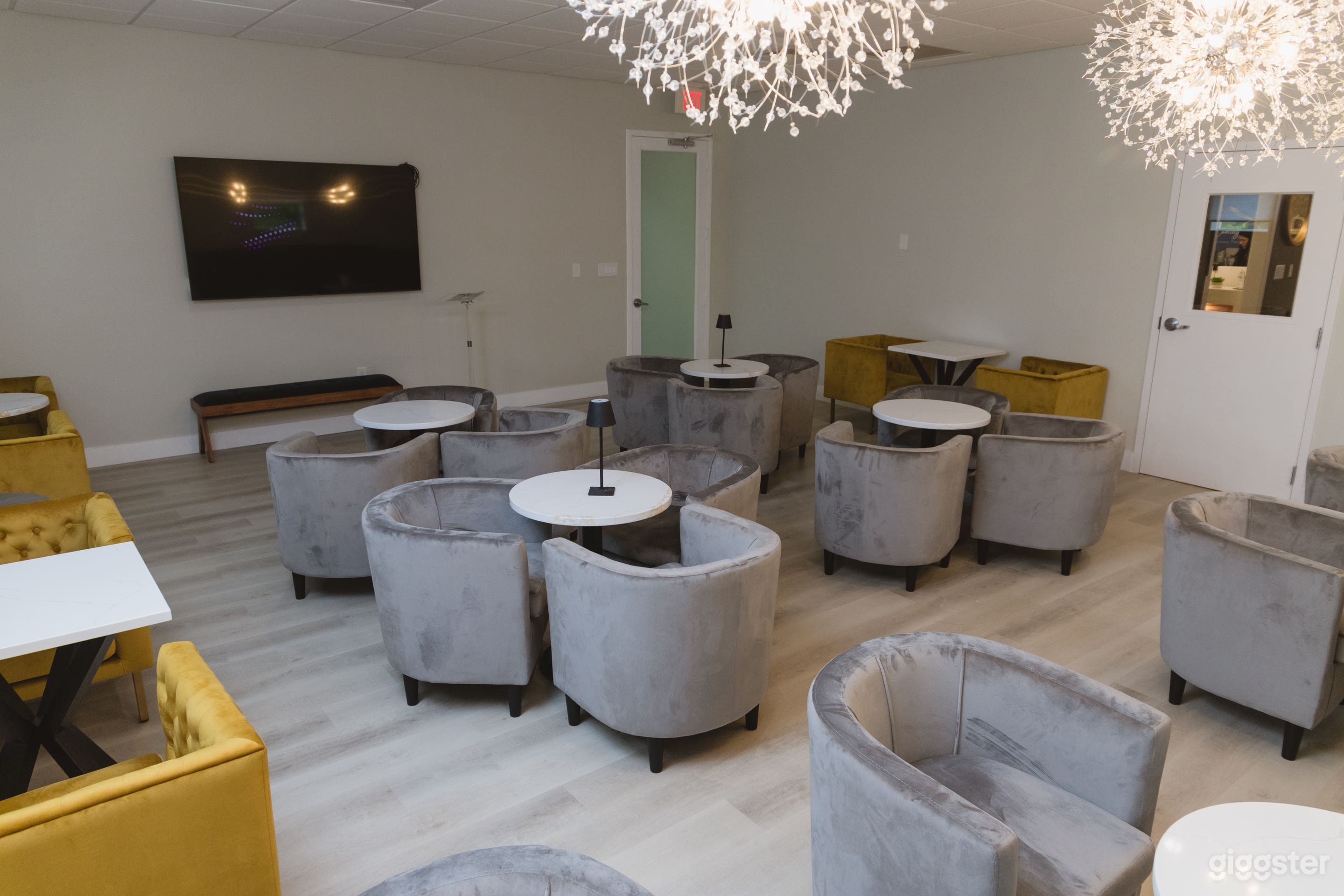 Creative Forum Room Photo 3