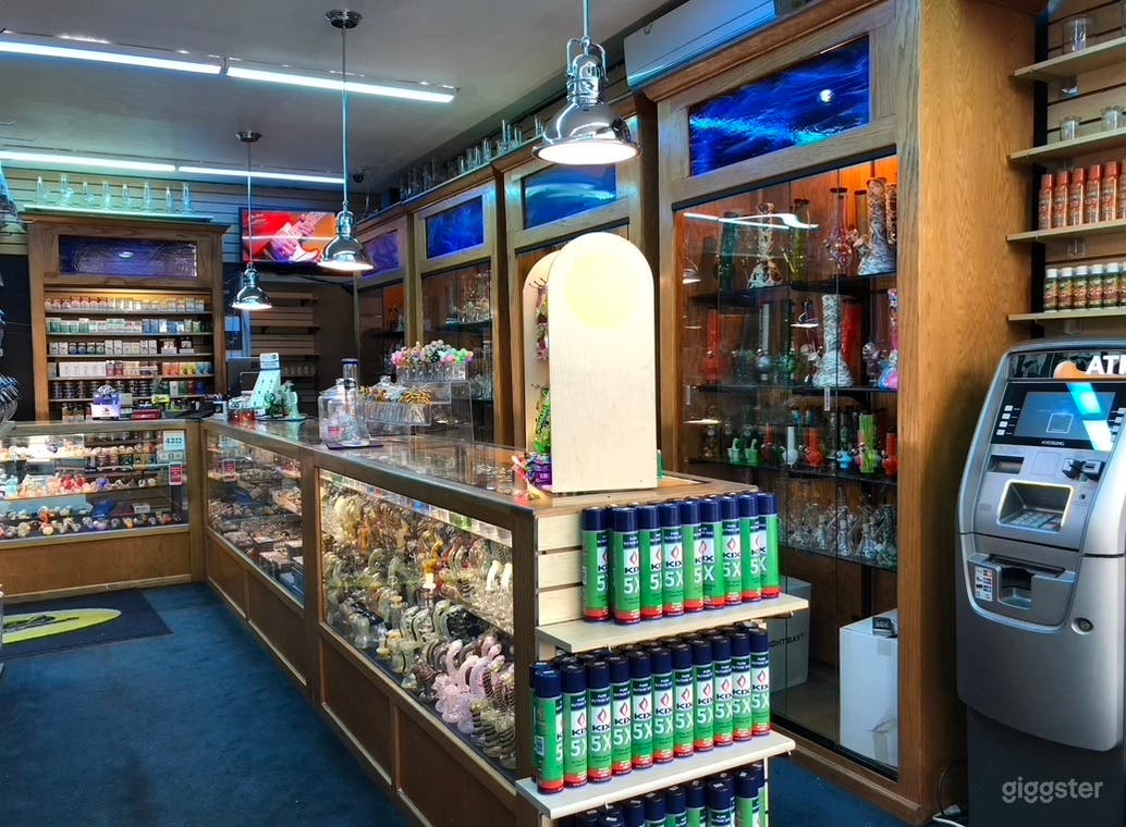 Beautiful Smoke Shop in The Heart of NoHo Photo 4