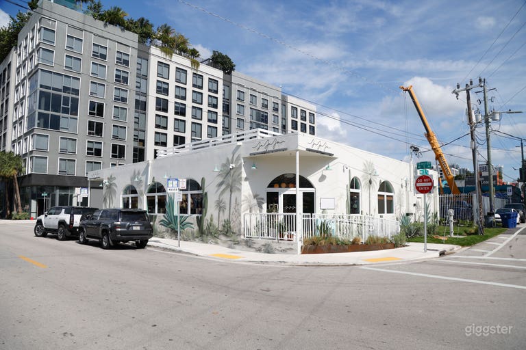  Artistic/Cosy Lounge/Restaurant in Wynwood 