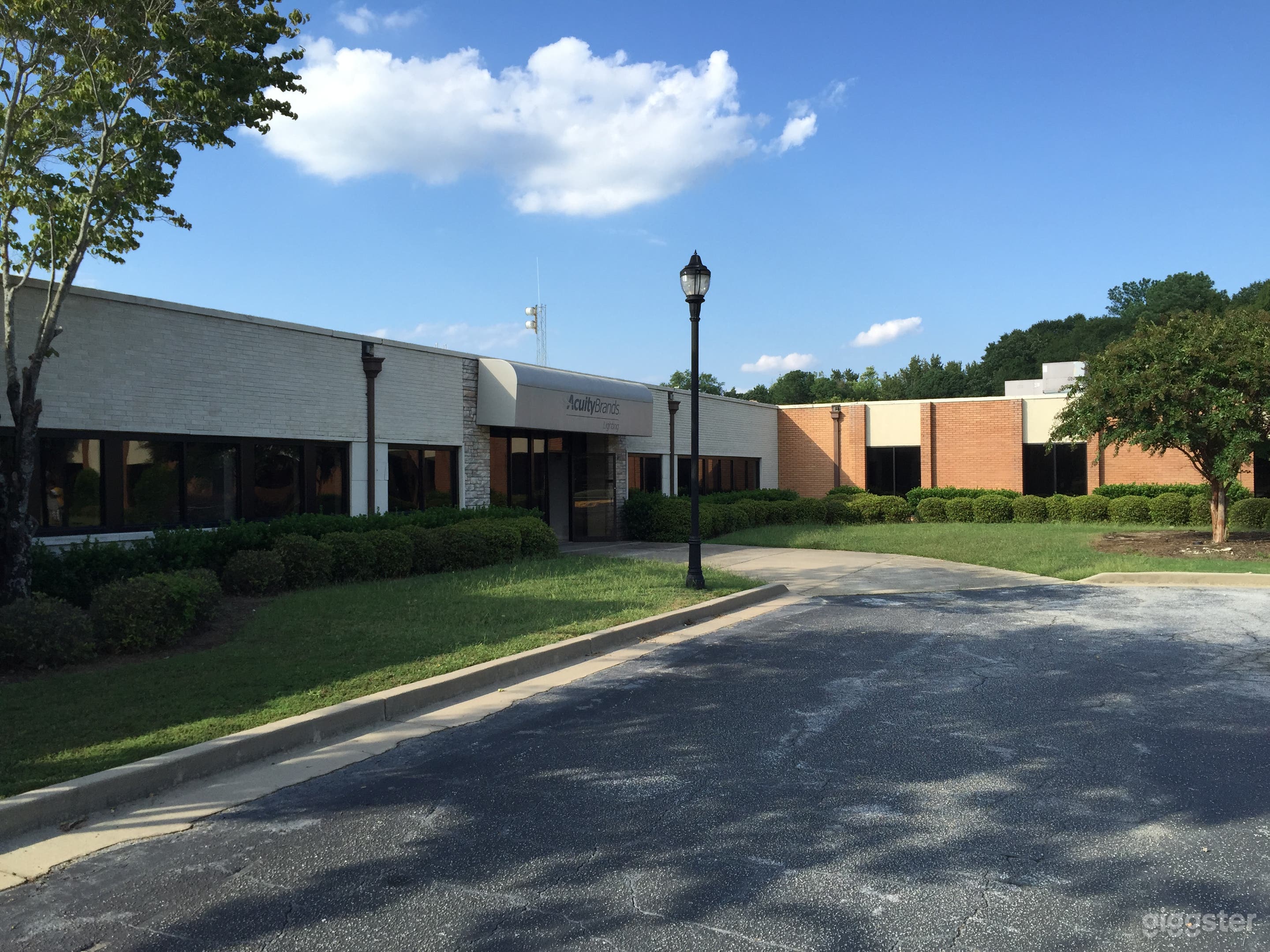 Office suites with Industrial / Warehouse Space Photo 1