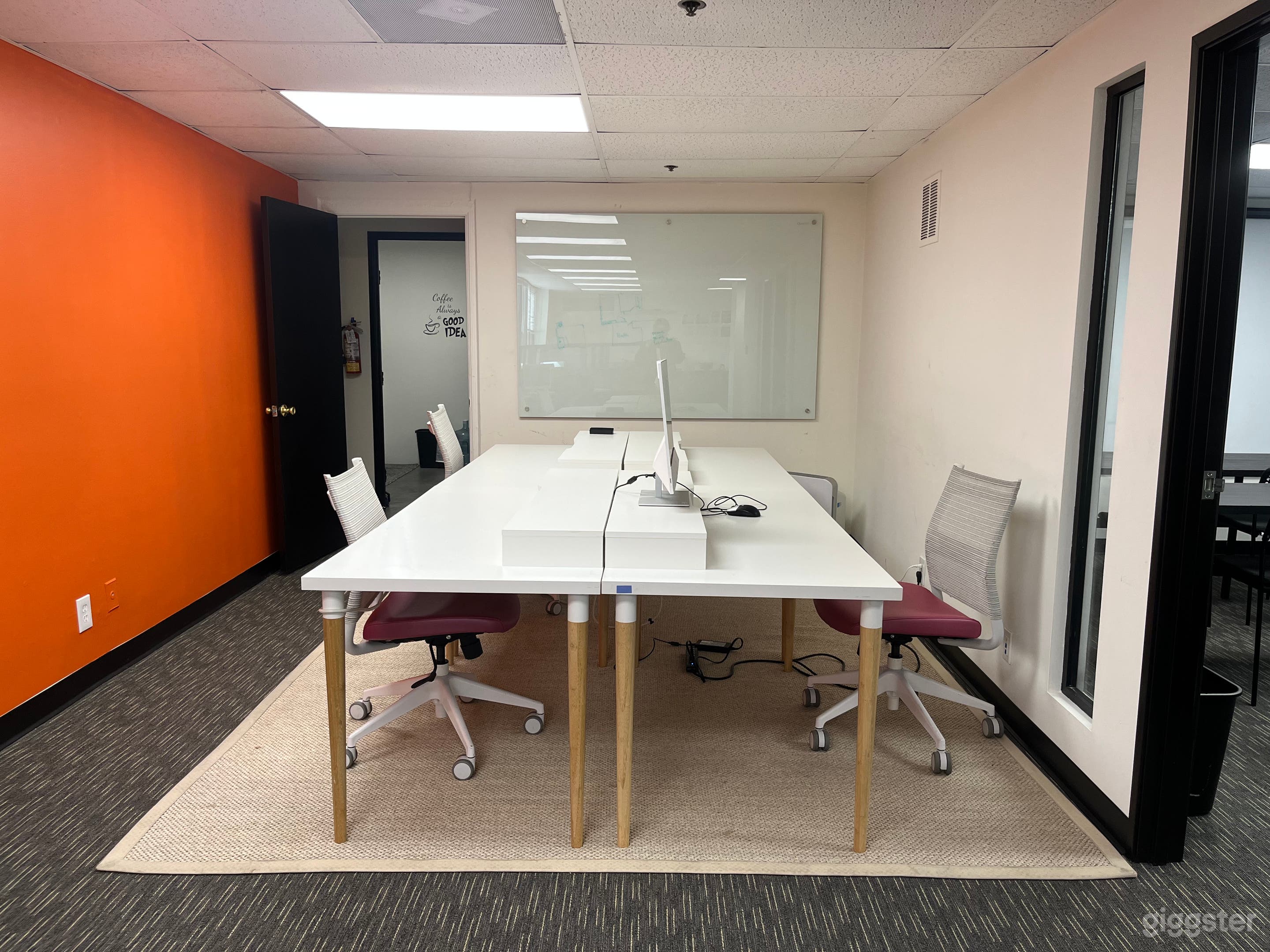 Dynamic fun office Space Photo 4