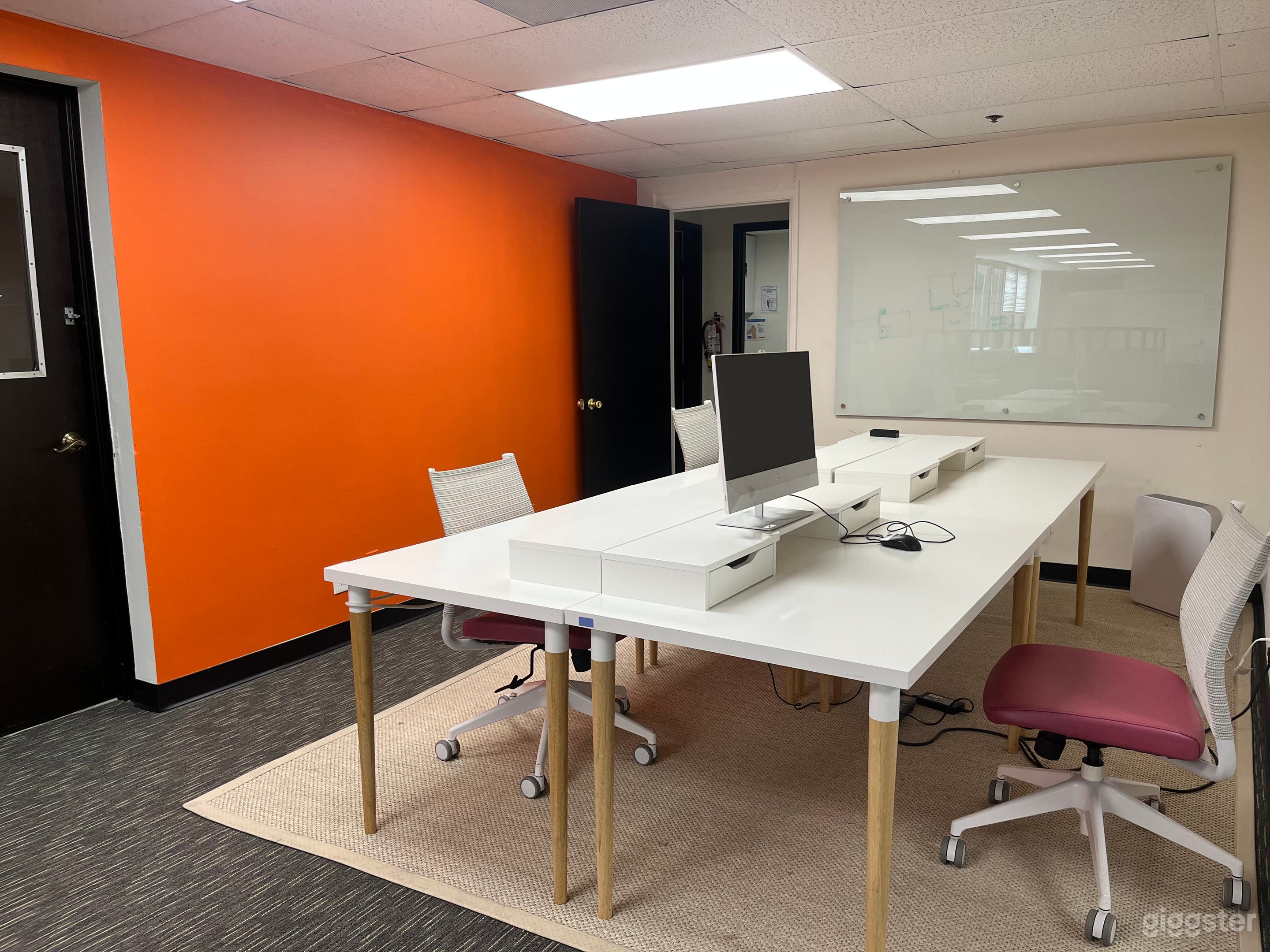 Dynamic fun office Space Photo 3