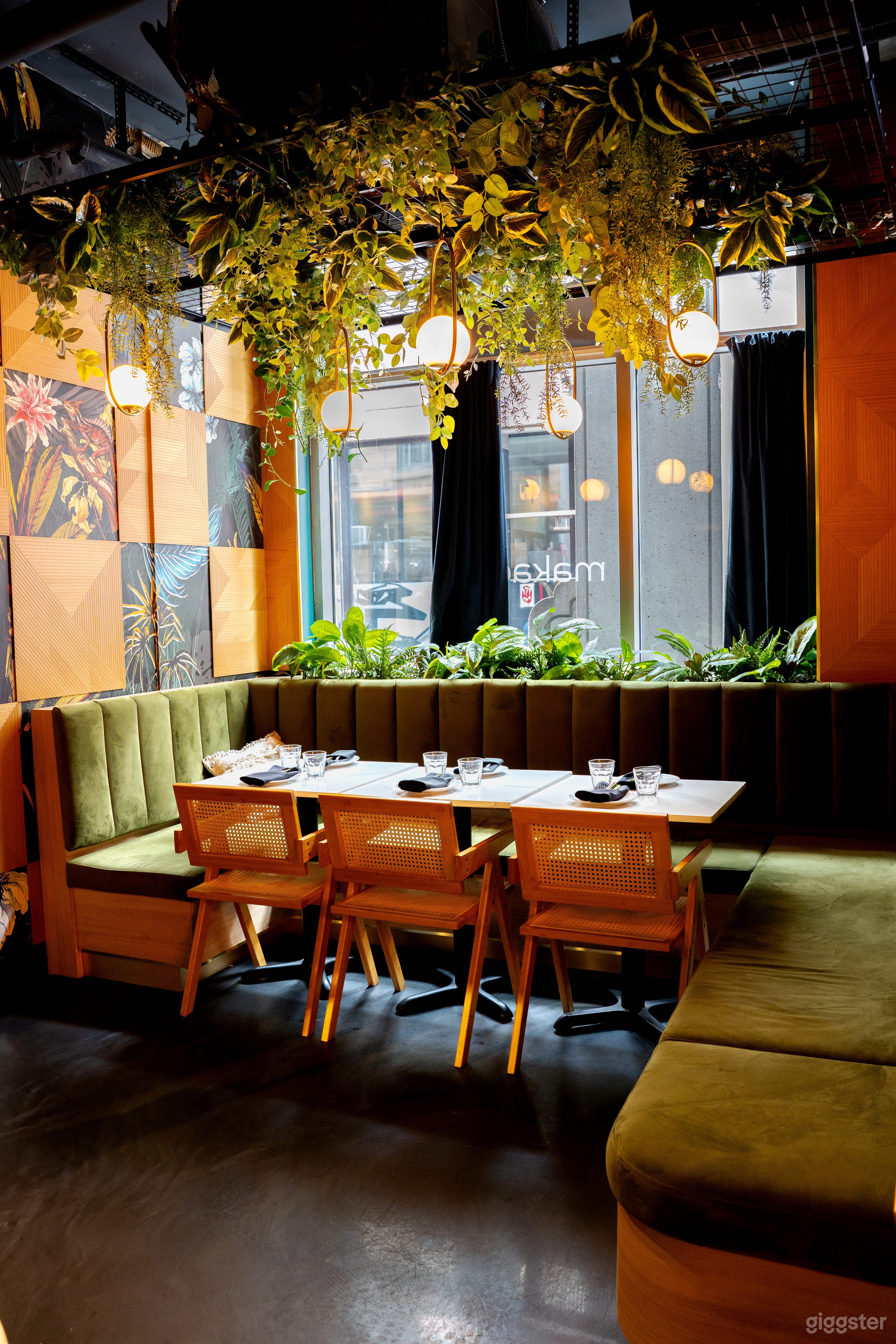 Luxury Event Venue | Restaurant, Bar & Film Photo 3