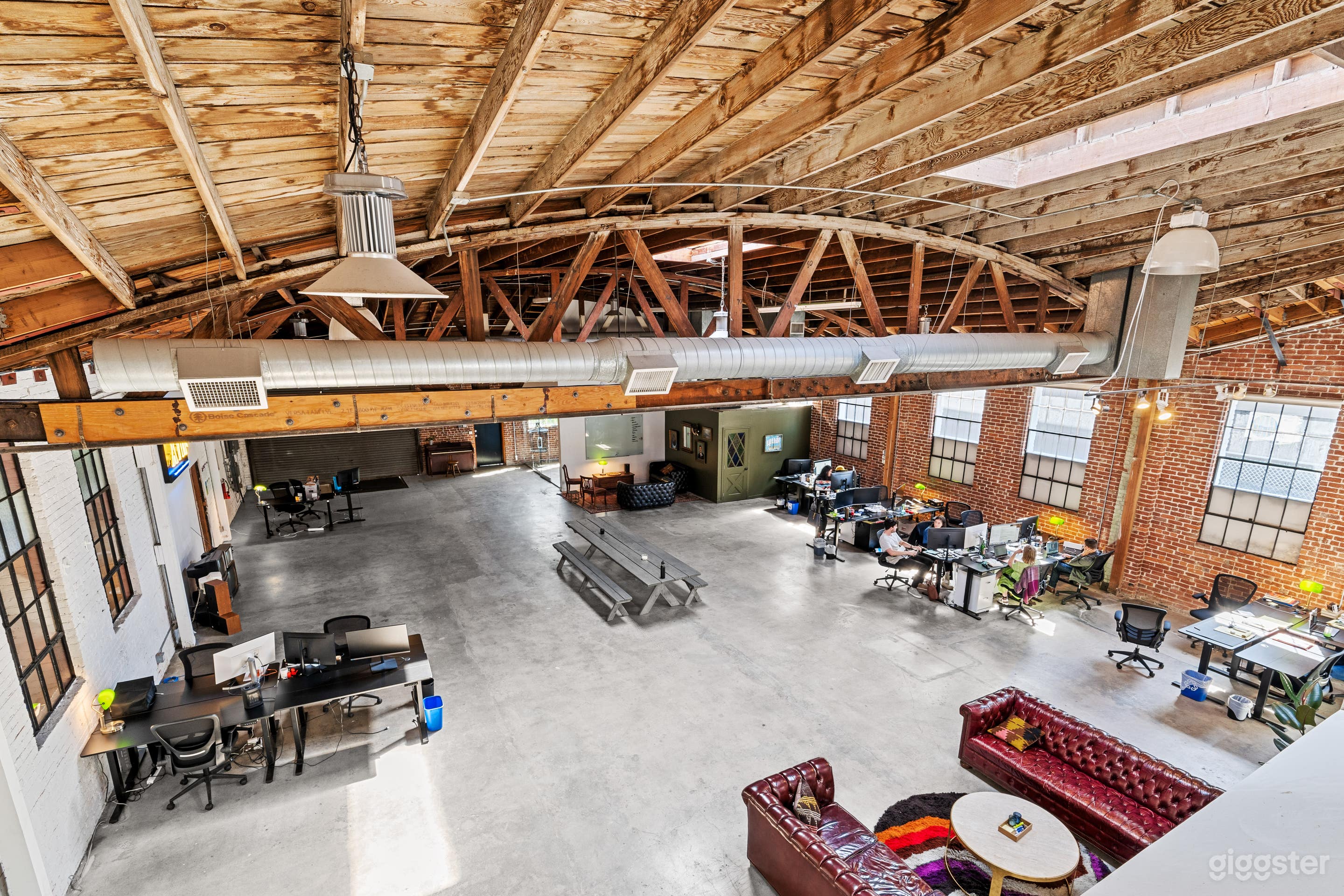 ECHO PARK MEGA-FLEX CREATIVE SPACE Photo 4