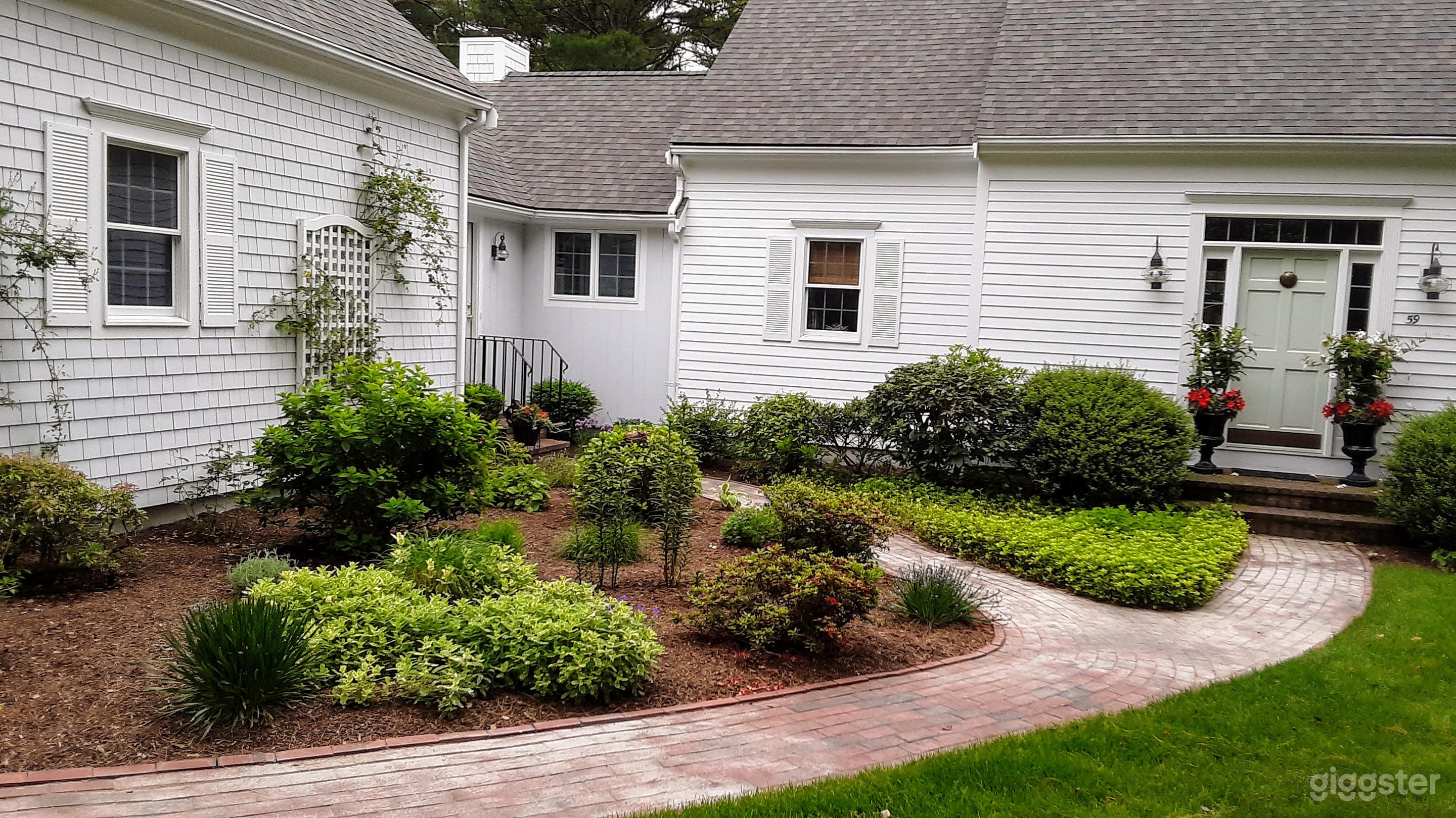 Elegant Home in Seaside Community of Osterville Photo 1