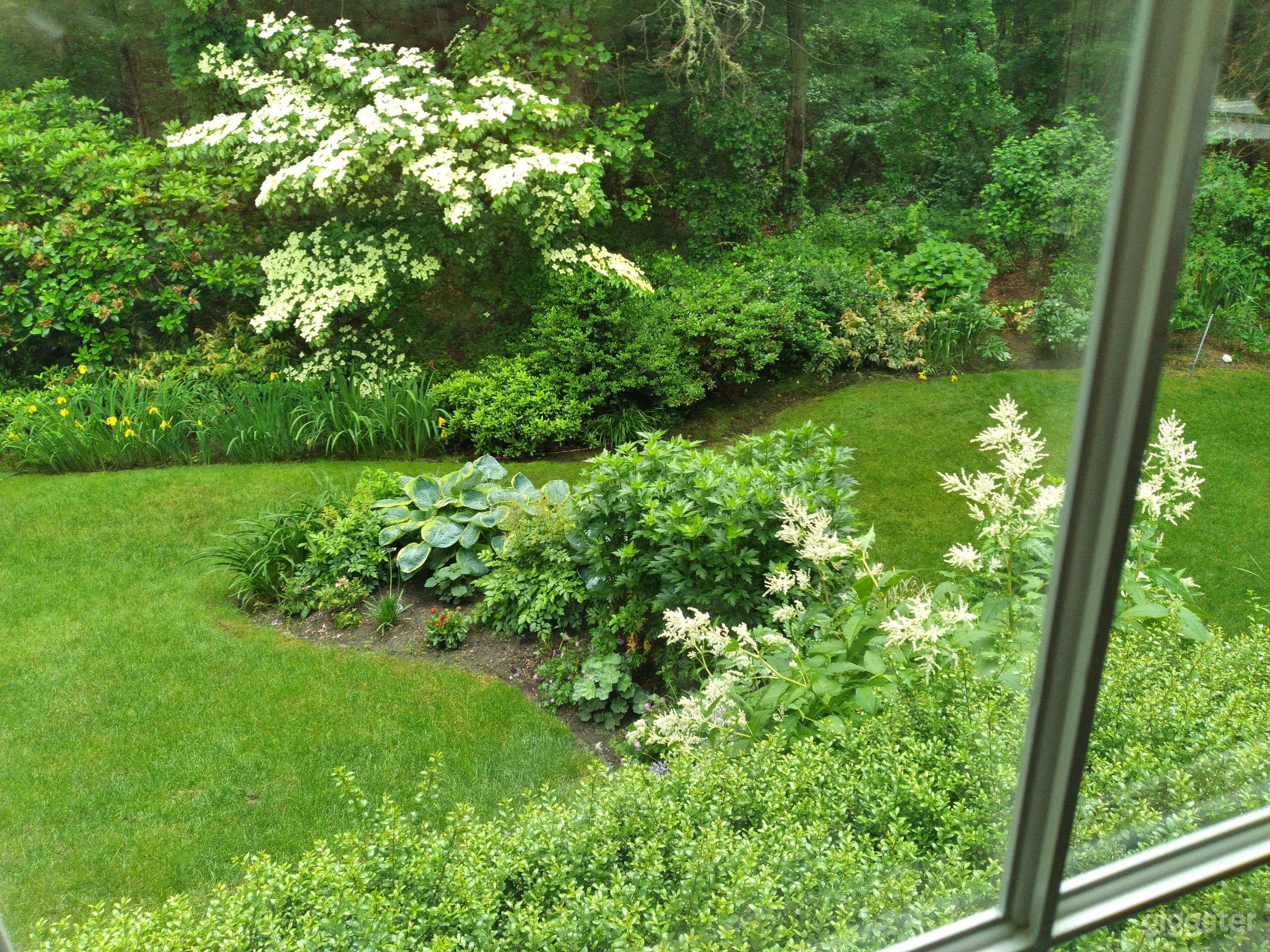 Elegant Home in Seaside Community of Osterville Photo 2