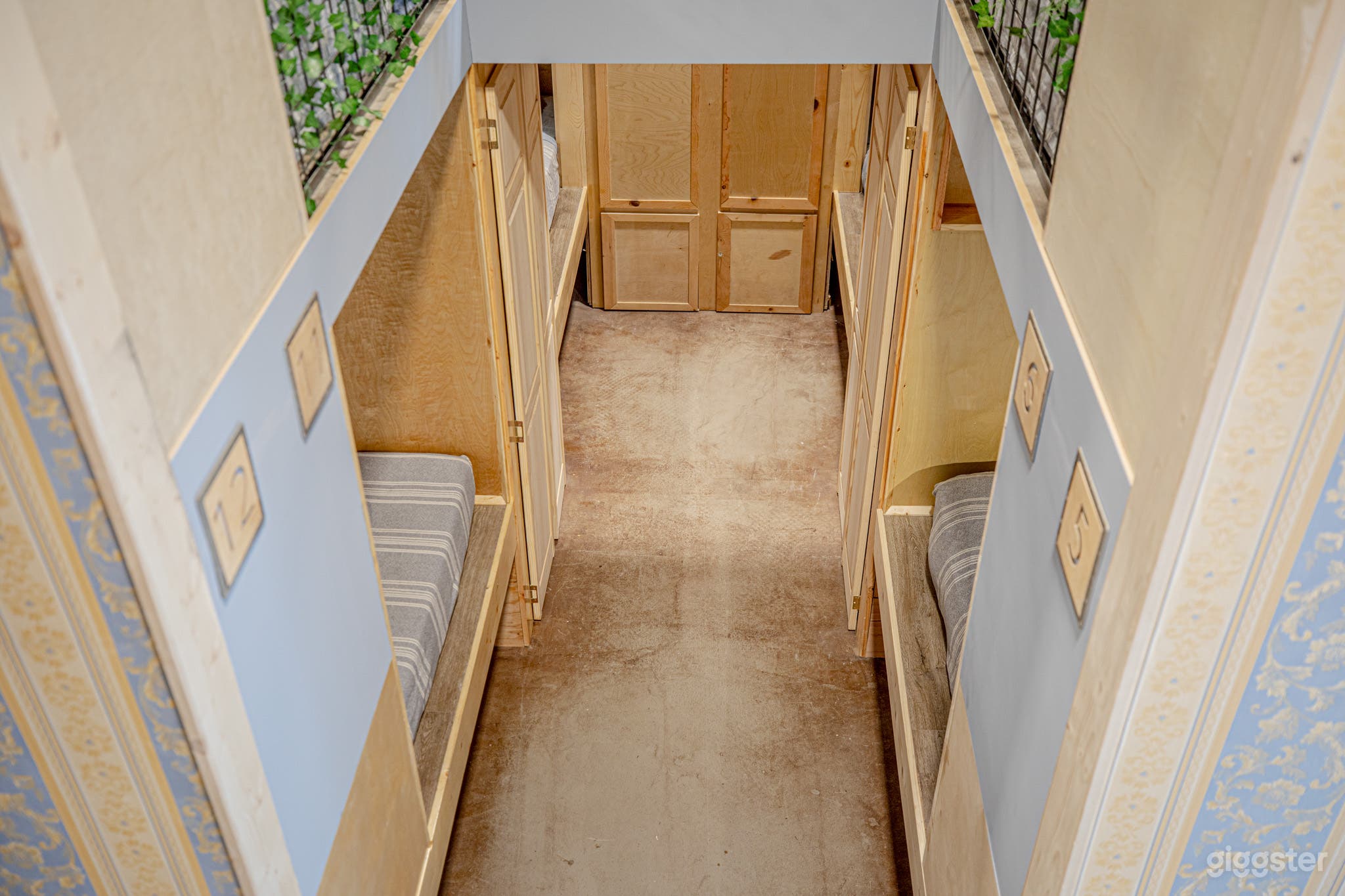 Hostel with Beautiful Restrooms Photo 3