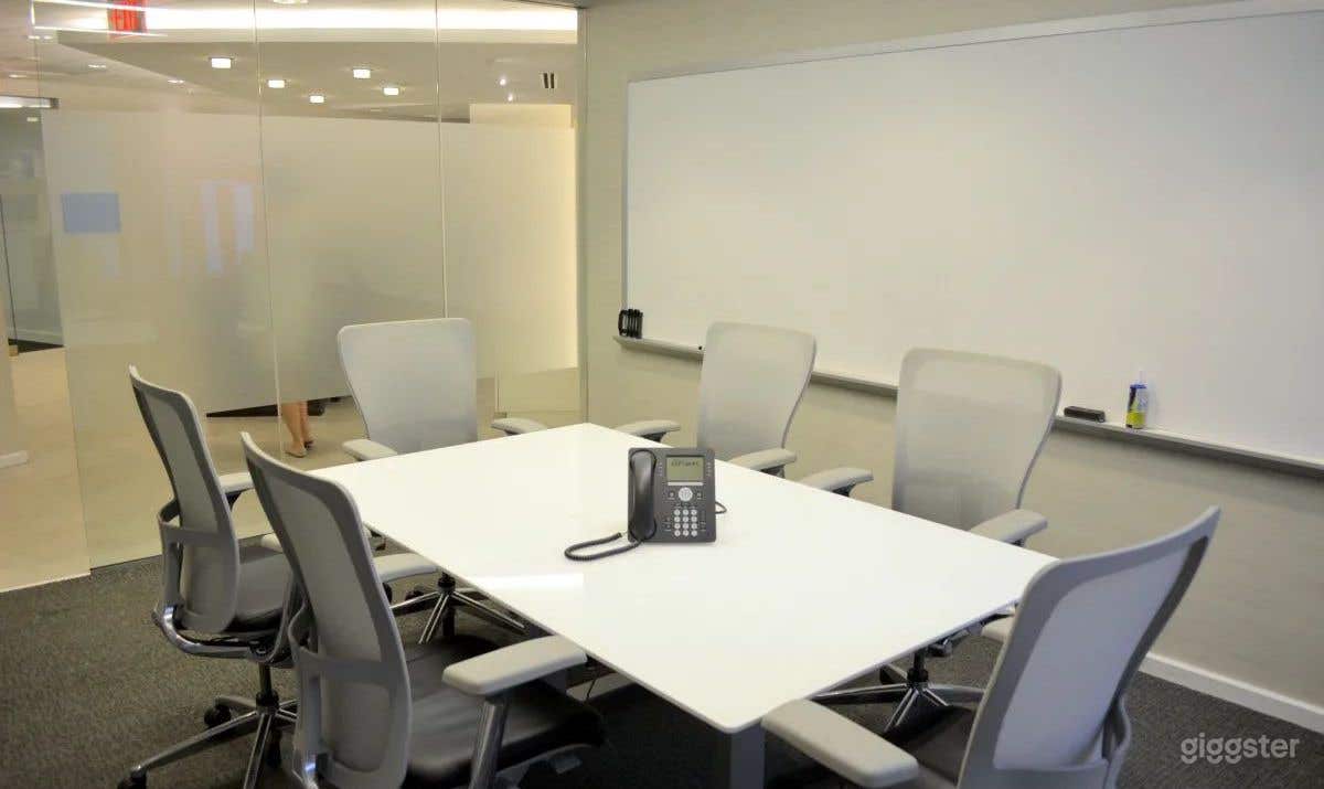 6 People Meeting Room Photo 4