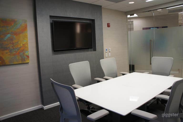  6 People Meeting Room 