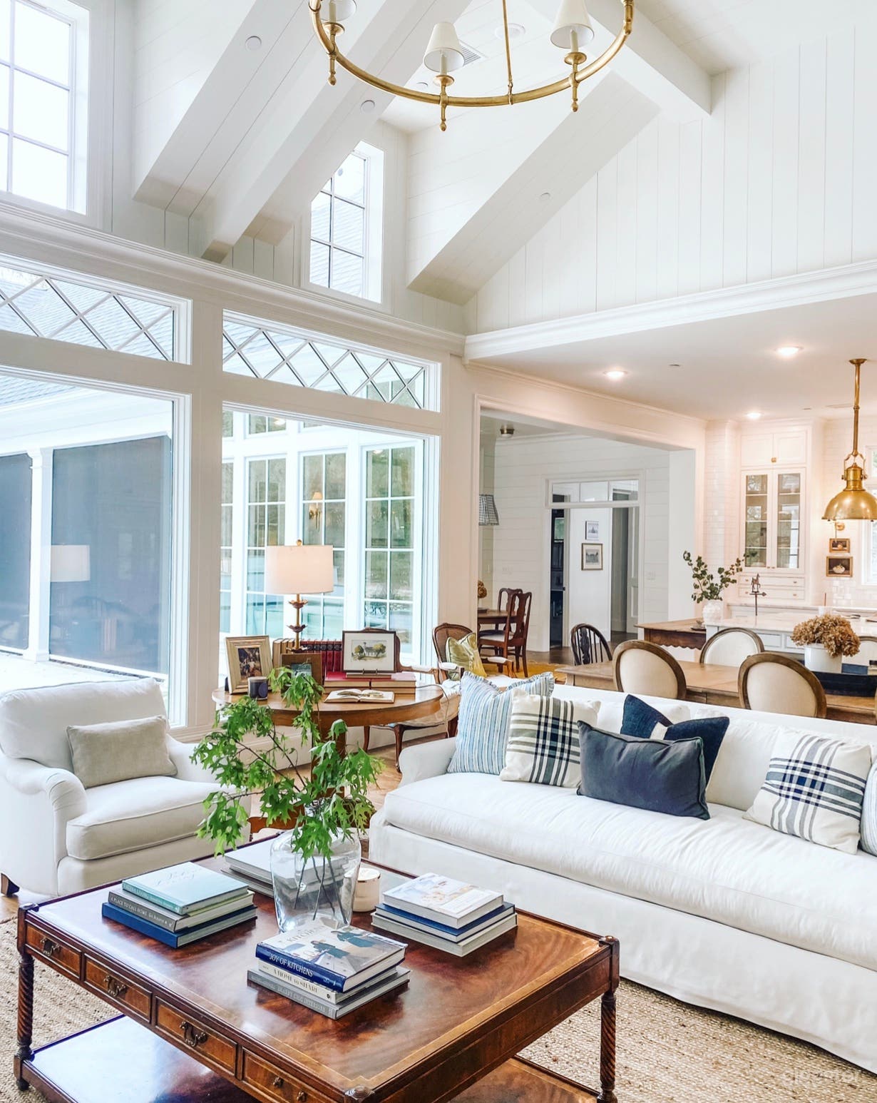 Charming Southern Cape Cod style home on 2 wooded acres Photo 4