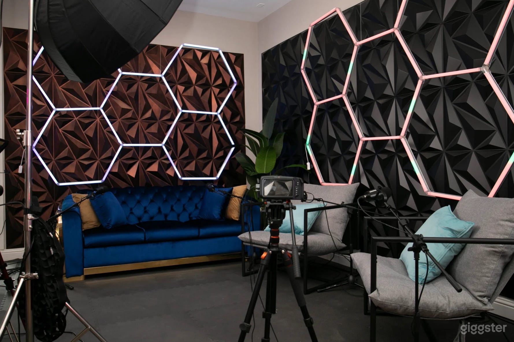 Stylish PODCAST Studio Photo 1