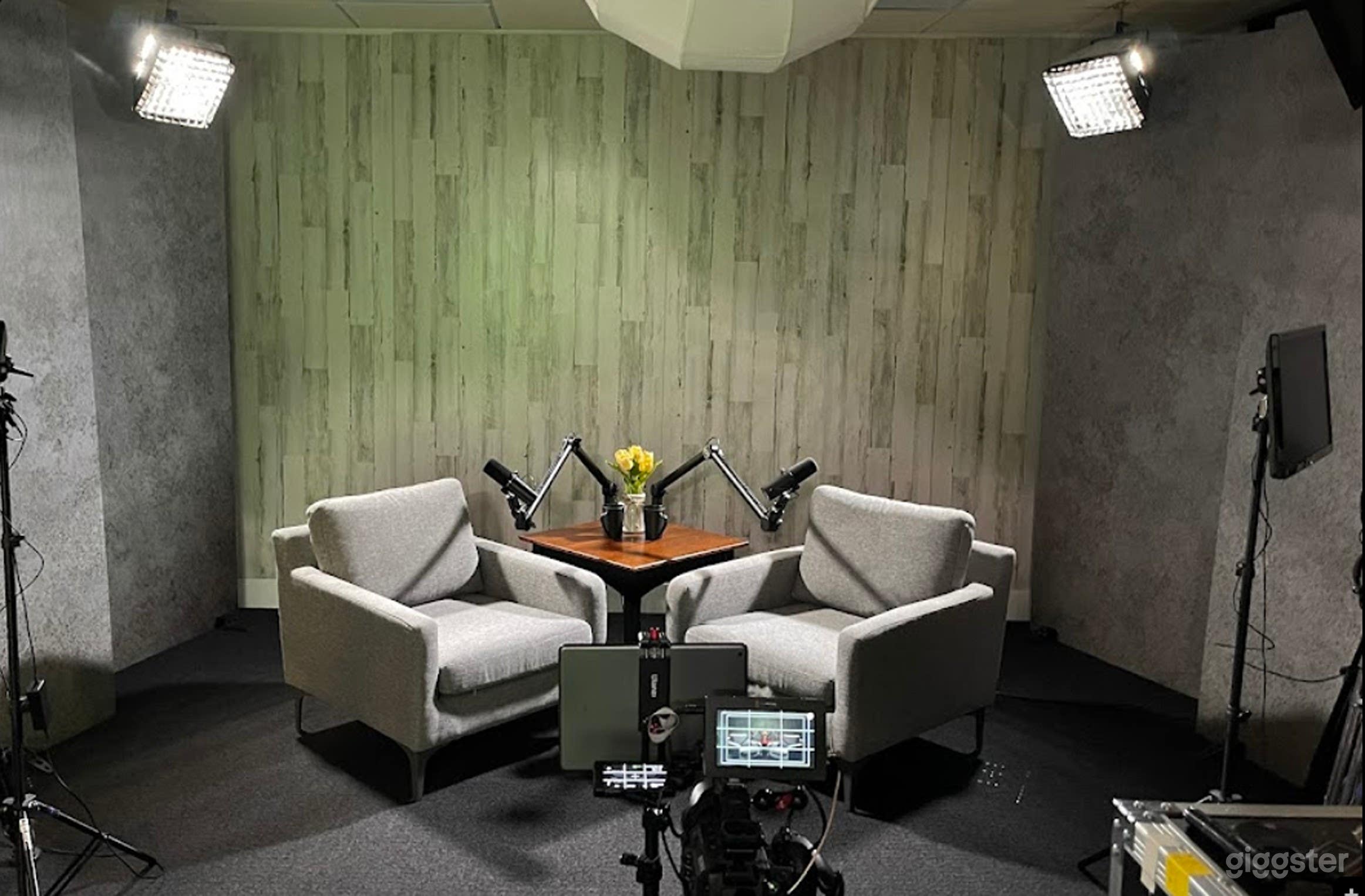 Fully Equipped Pre-Lit Podcast Recording & Live Streaming Studio 1 Photo 1