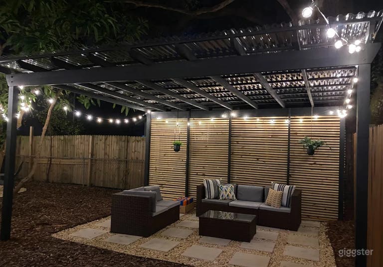  Cozy Modern Home + Backyard w/ Fire-Pit & Grill 