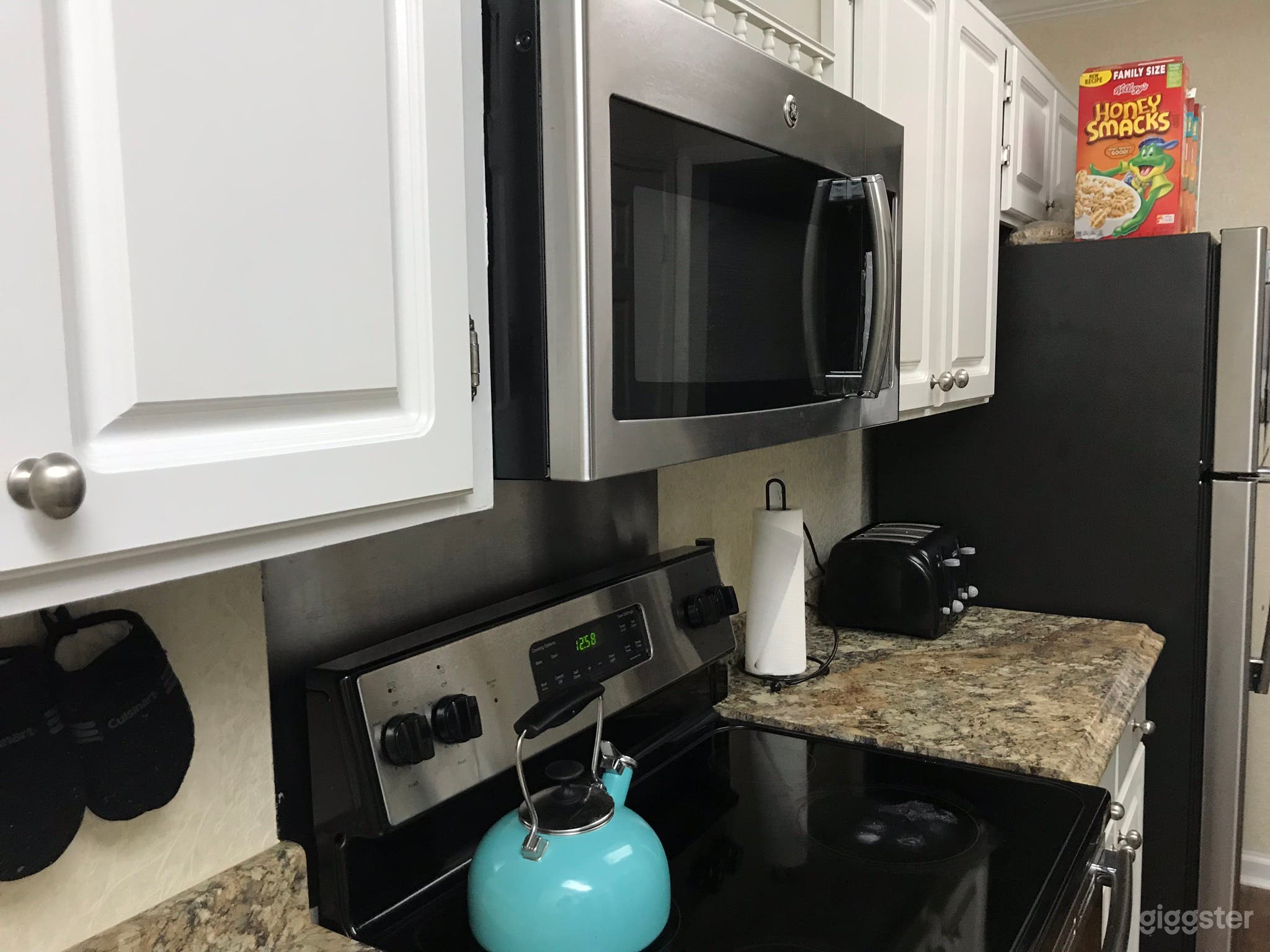 Brick row house Photo 3