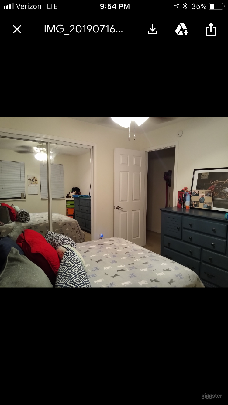 Brick row house Photo 2