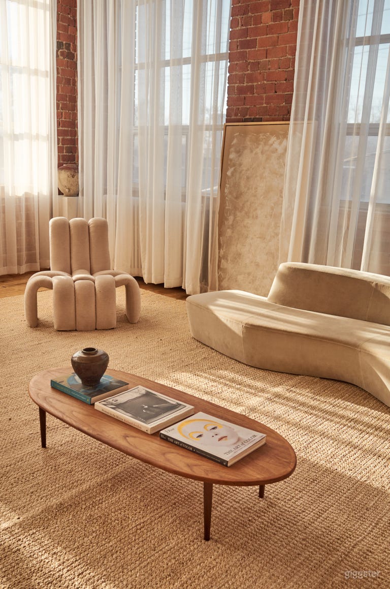  Exposed Brick Loft with Natural Light in Toronto 