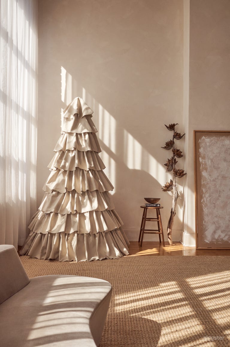  Exposed Brick Loft with Natural Light in Toronto 