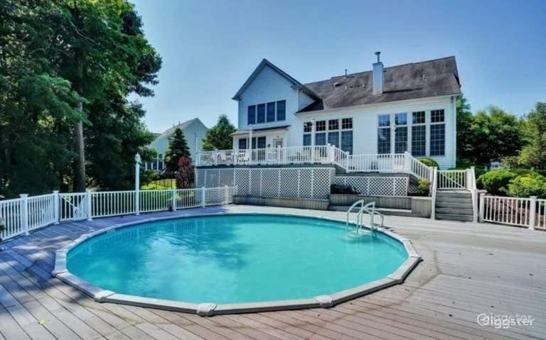  Tranquil Round Pool in New Jersey 