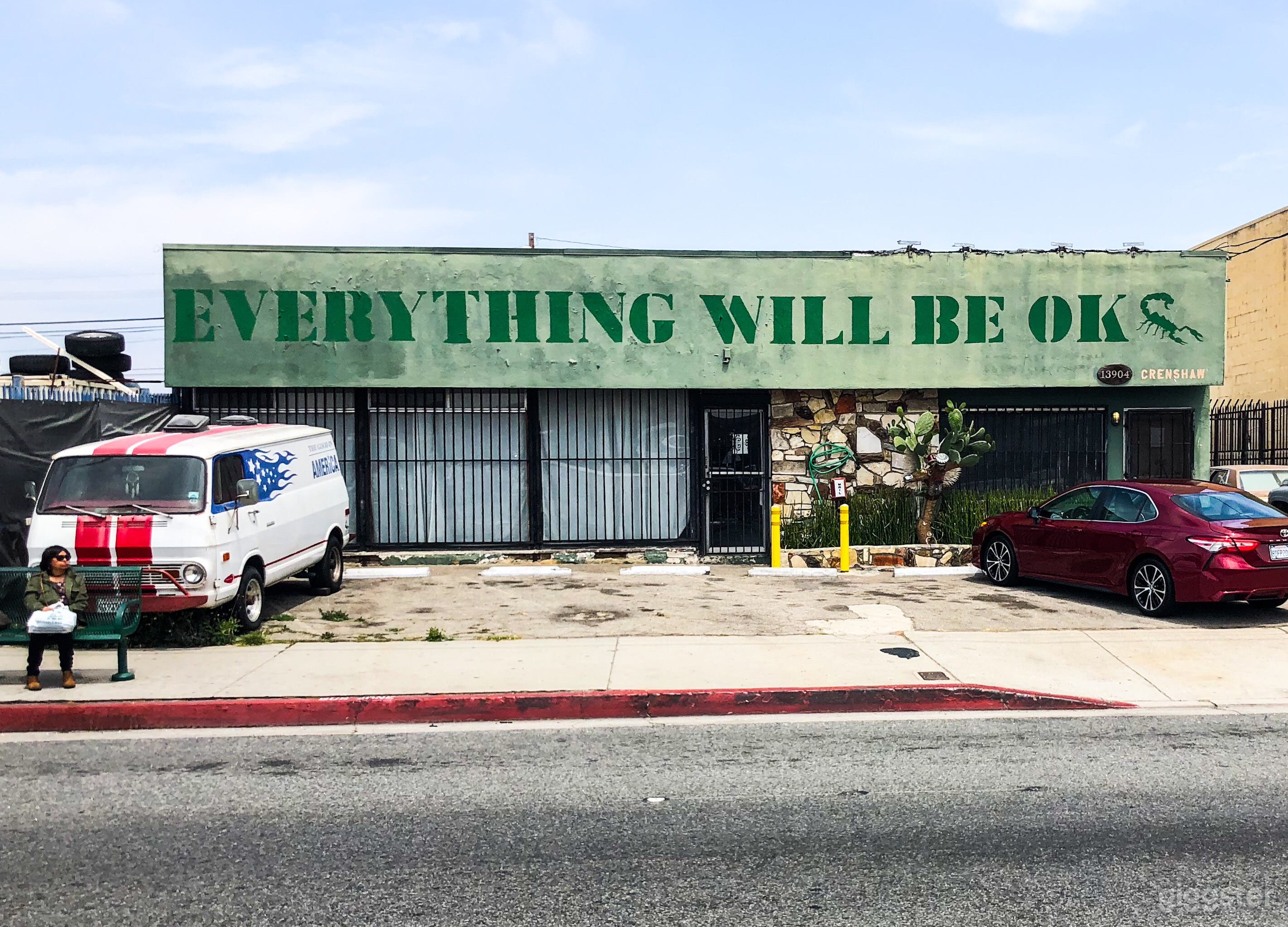 6 on-site parking spots in the front...and an easy-to-find building.