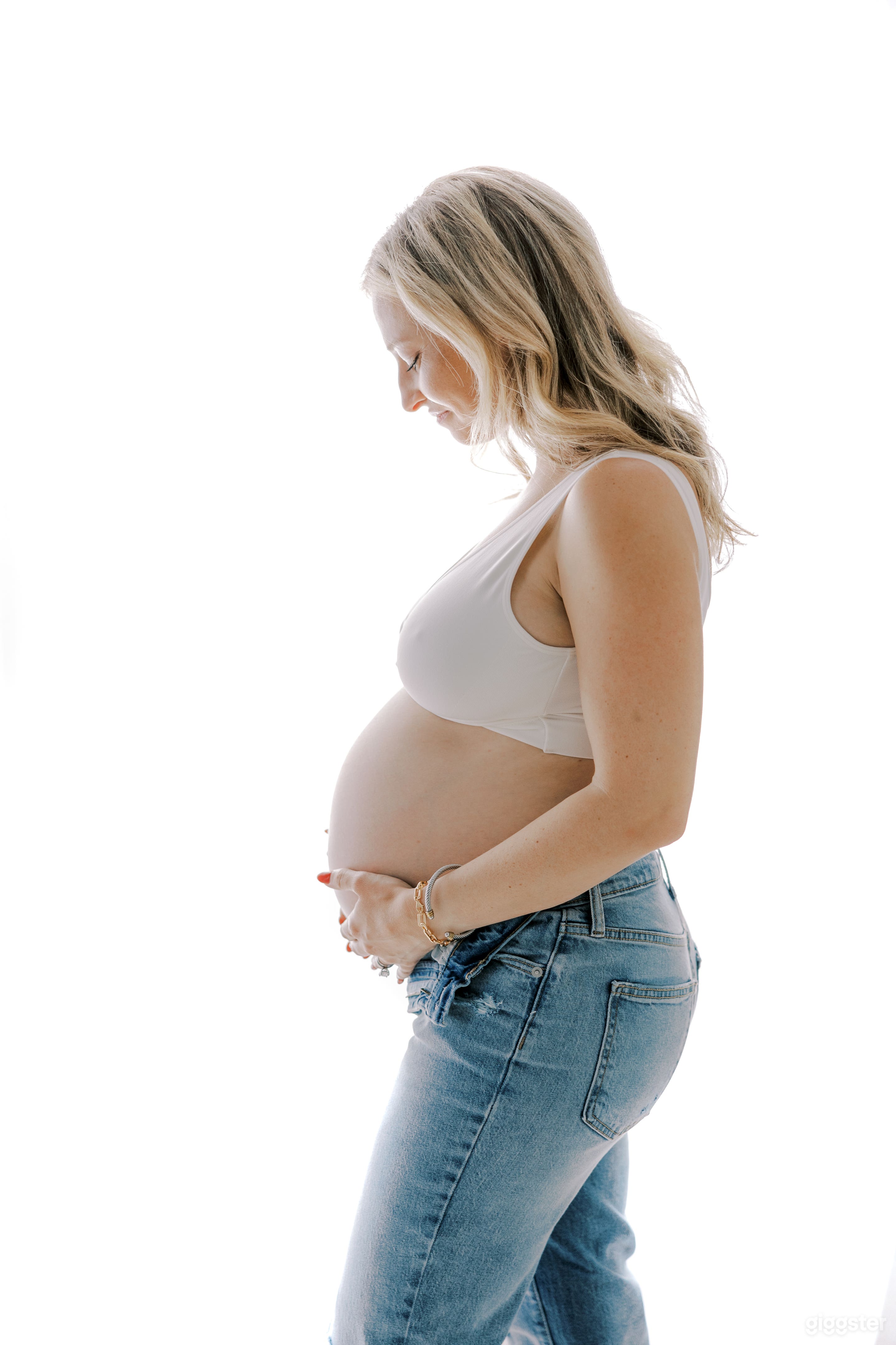 Natural Light Photo Studio with Exposed Brick Photo 3