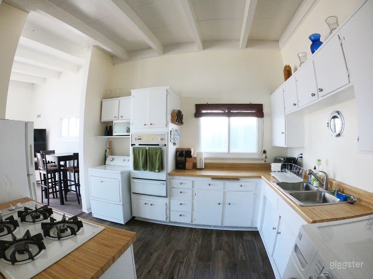  Charming Beach House with Ocean Views 