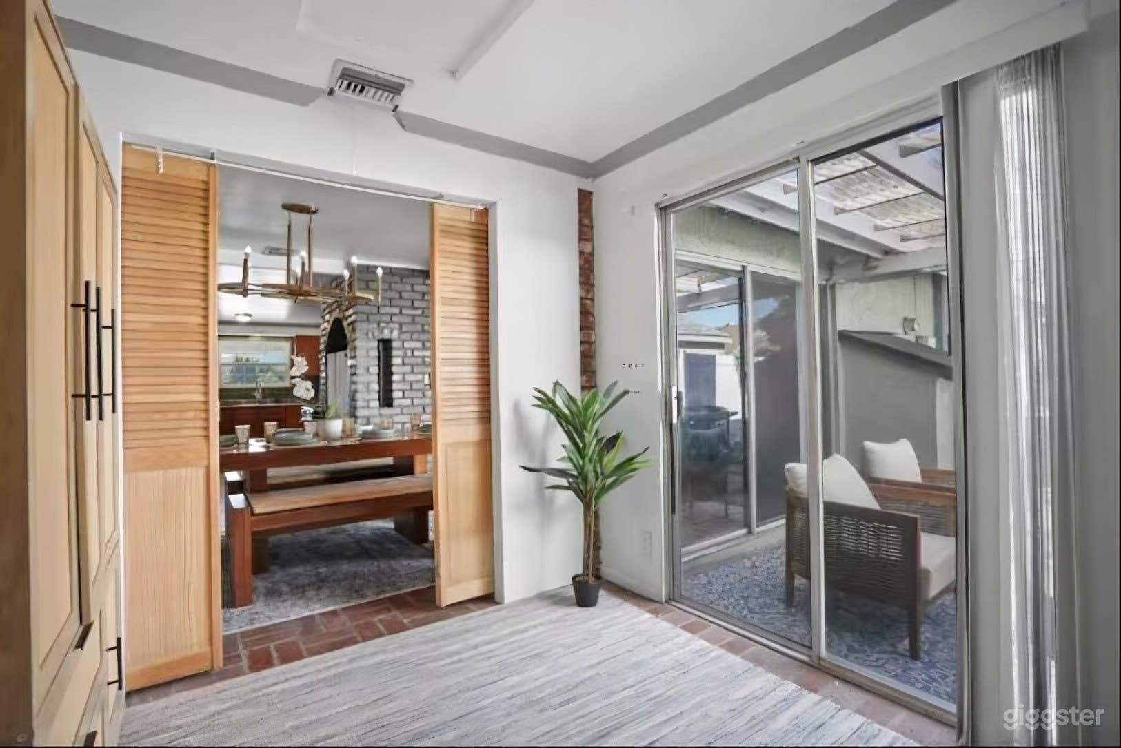 Light-Filled Midway City Creative Space – Clean Lines Photo 1