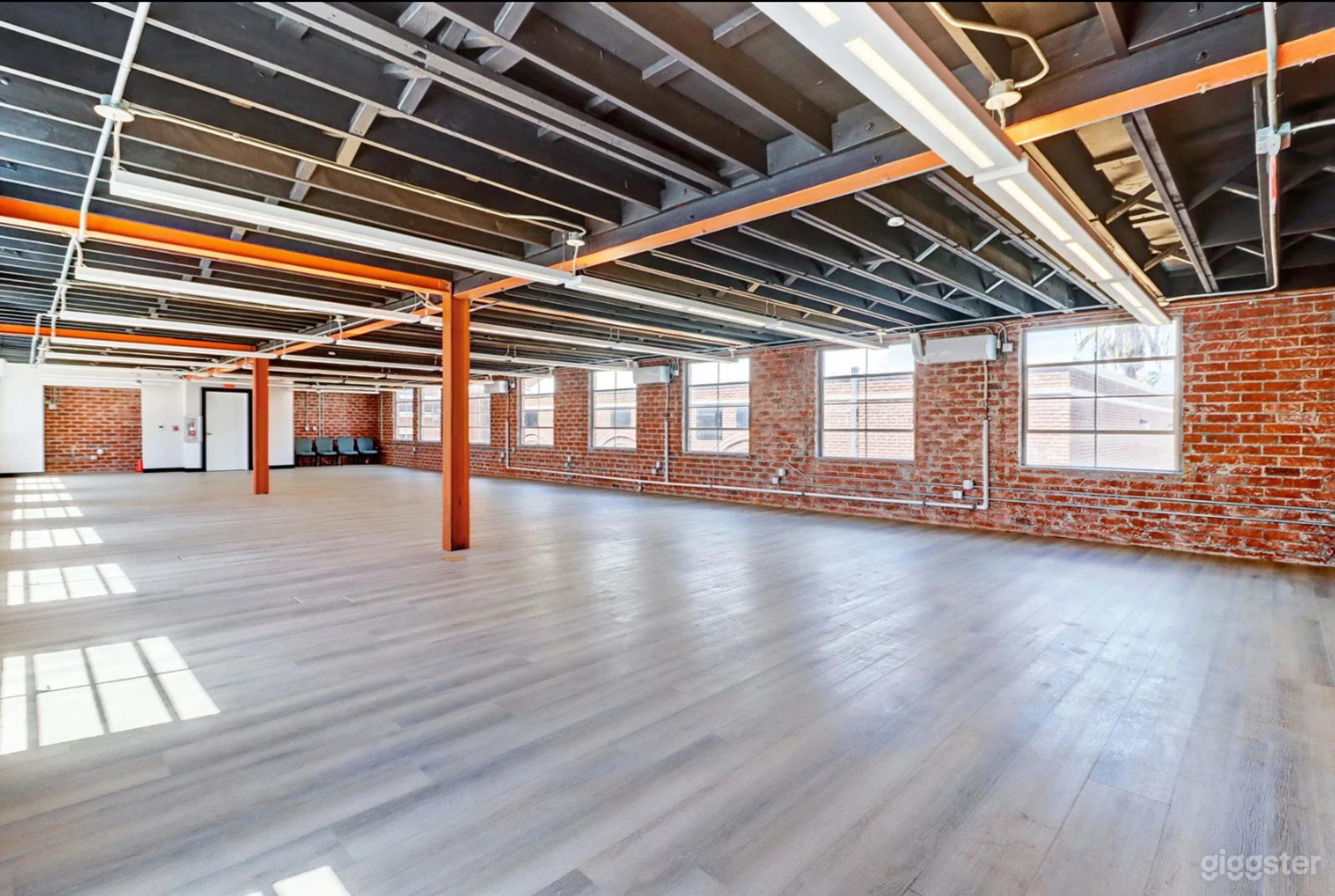 Charming Light-Filled Venue Photo 4