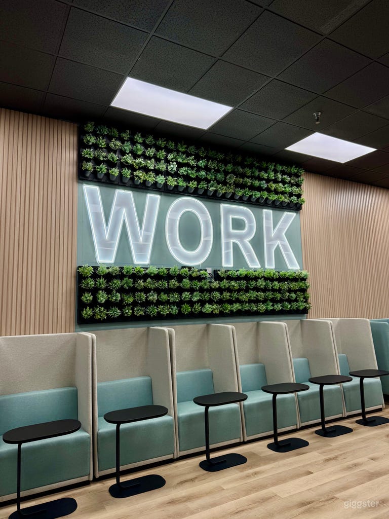  Modern Co-Working Space: Meetings, Mixers & Events 