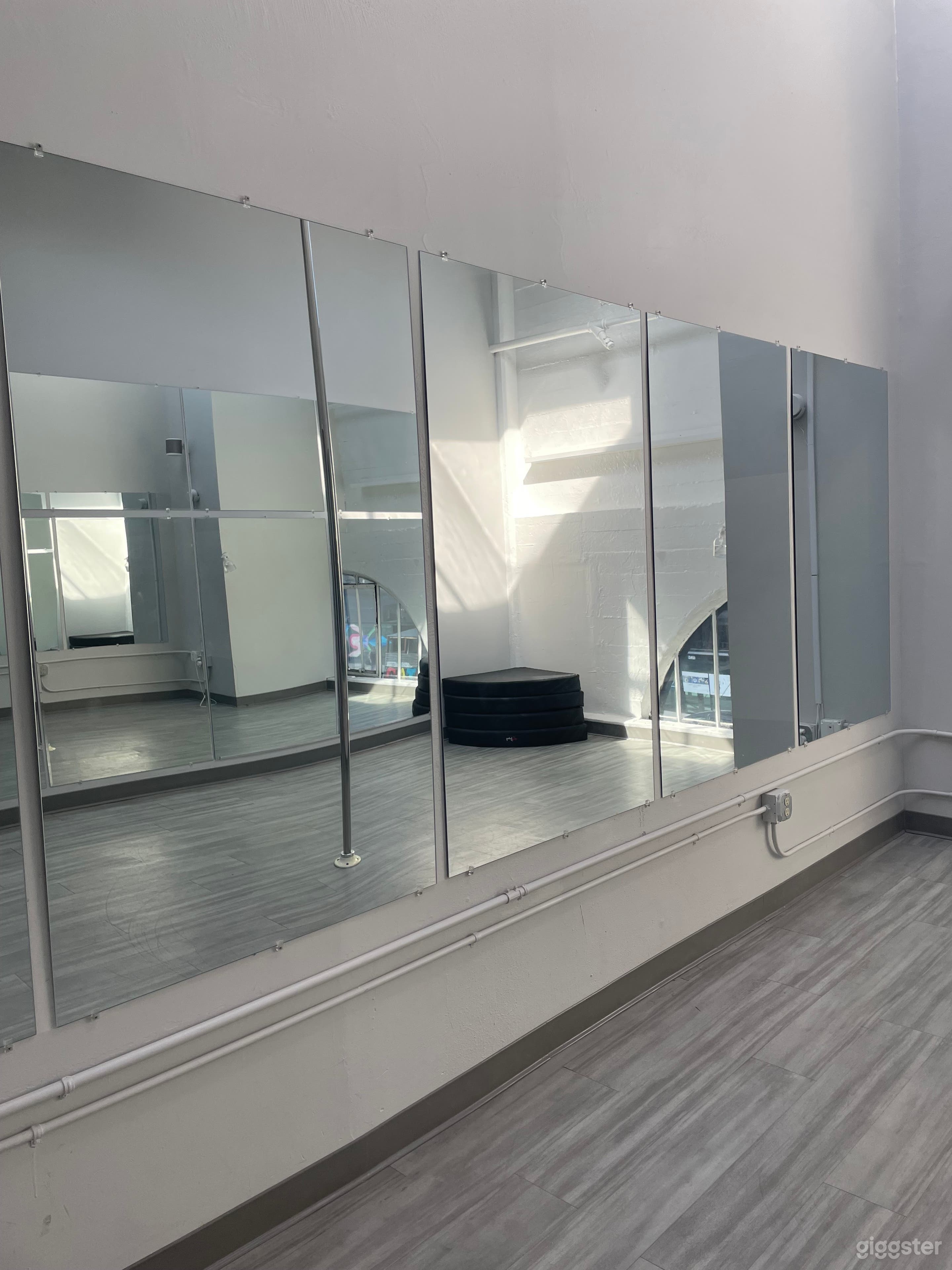 Private Pole Dance Studio Photo 4