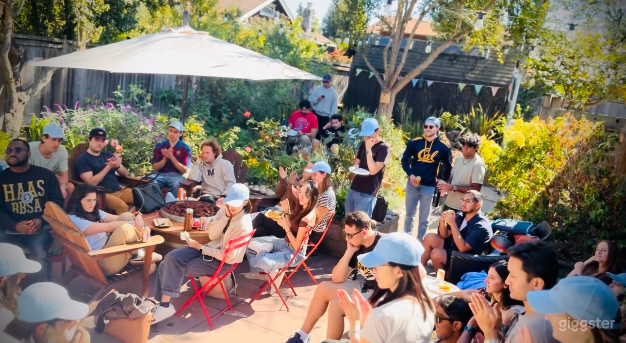 Serene, Inspiring Oasis: Expansive Indoor-Outdoor Flow Photo 3